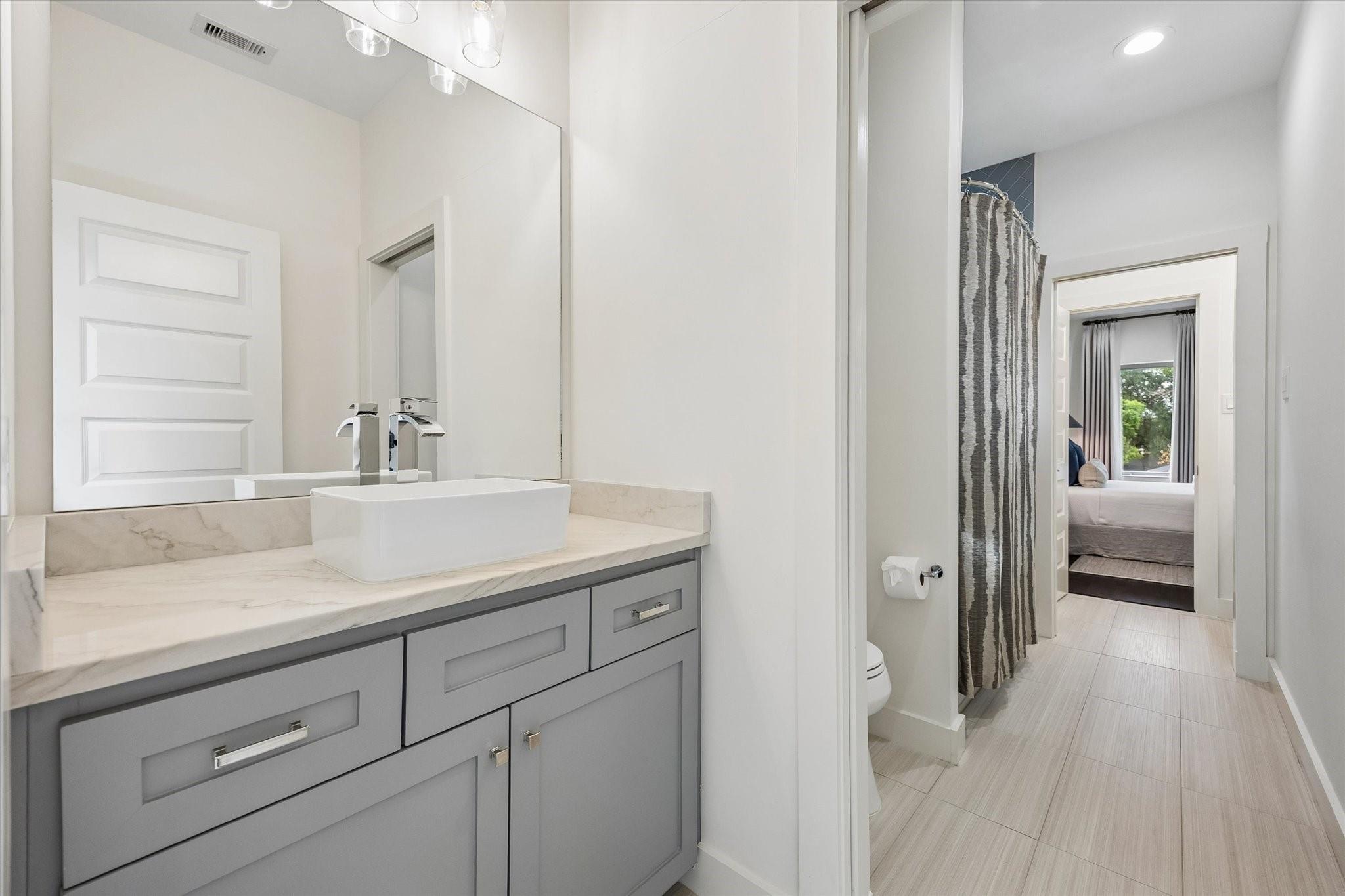 802 W 30th Street