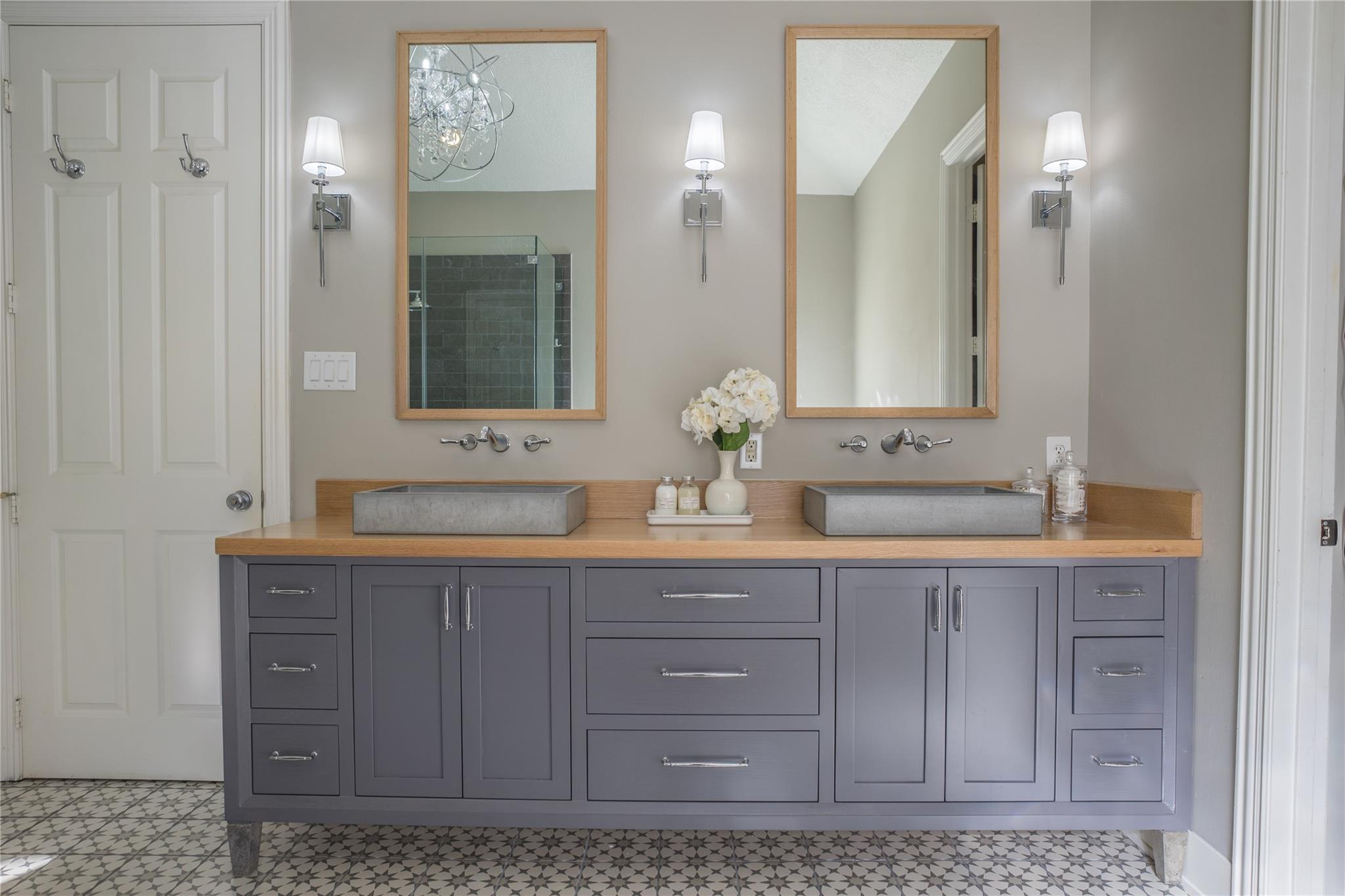 1611 Mcdonald Street