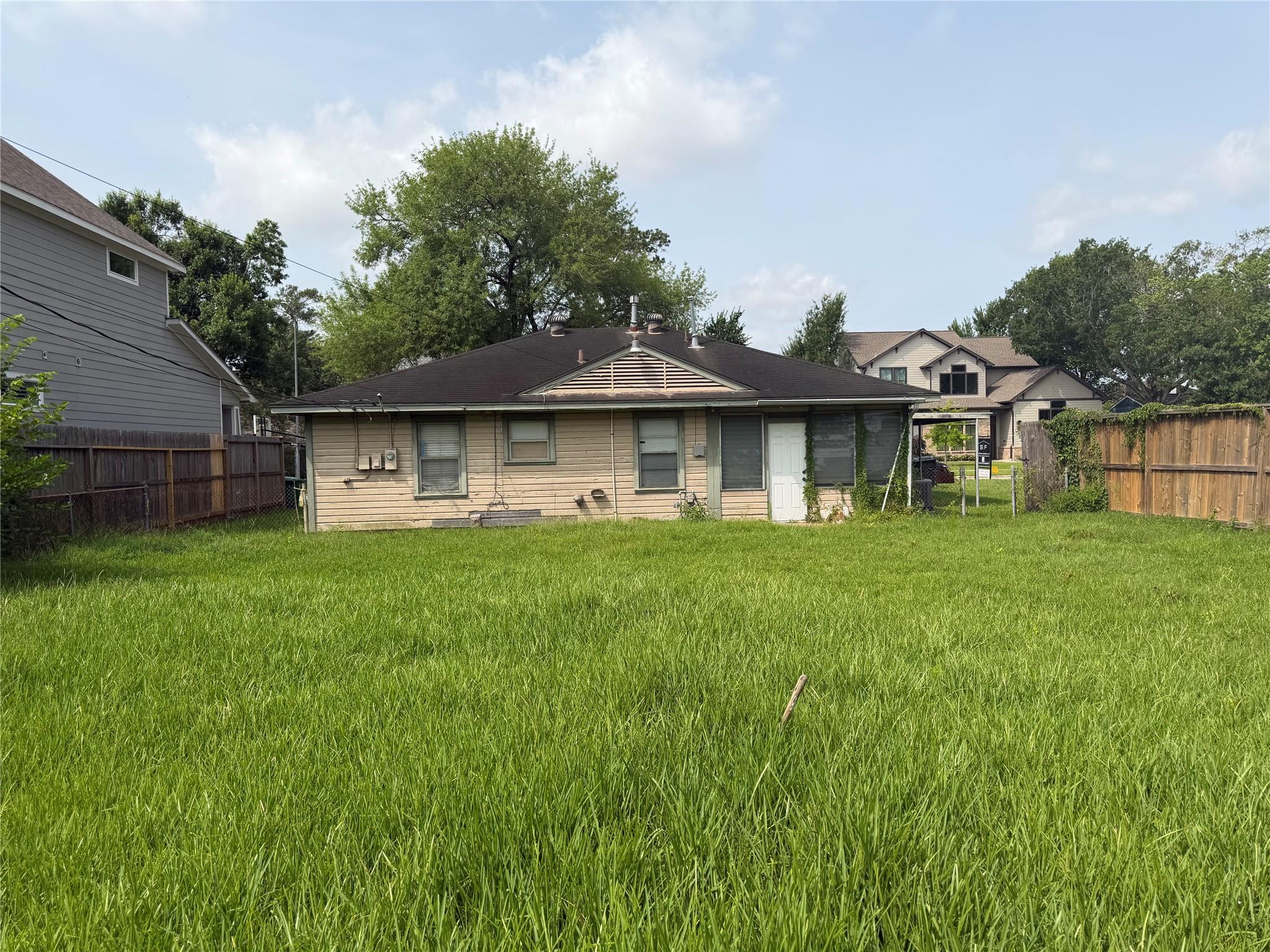 1714 Viking Drive