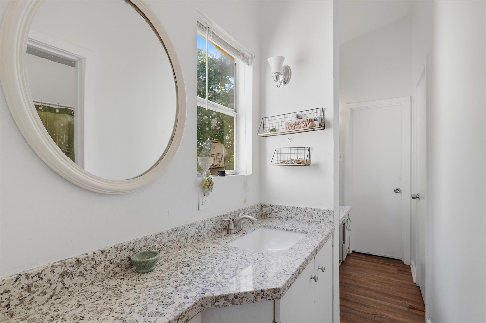 1621 & 1623 W Adoue Street