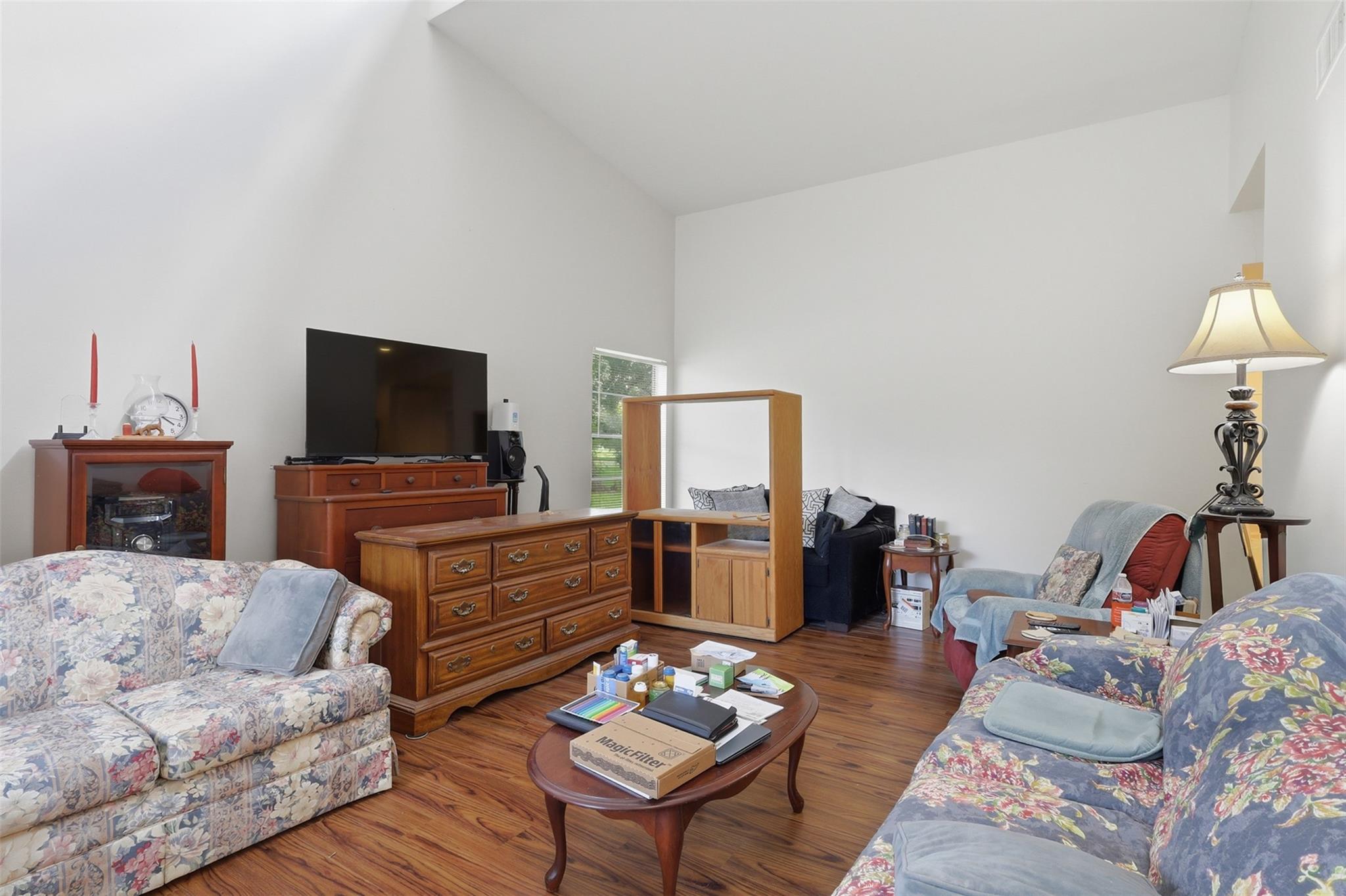 1621 & 1623 W Adoue Street