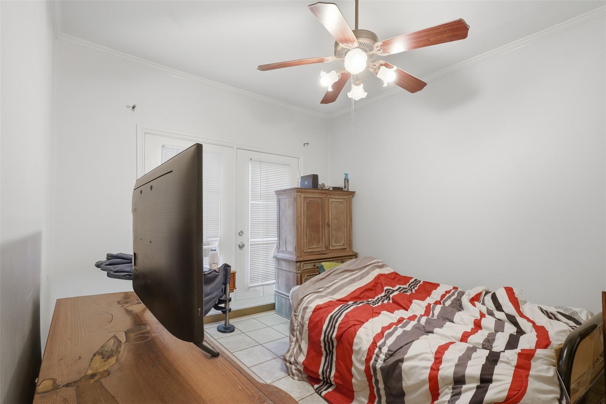 1621 & 1623 W Adoue Street