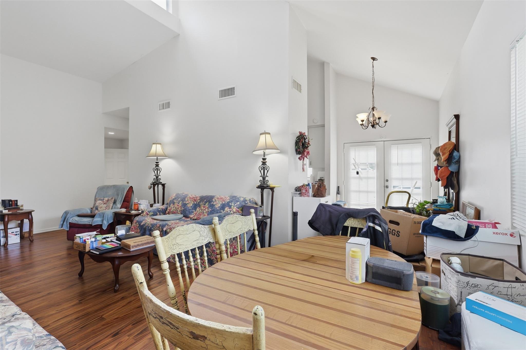 1621 & 1623 W Adoue Street