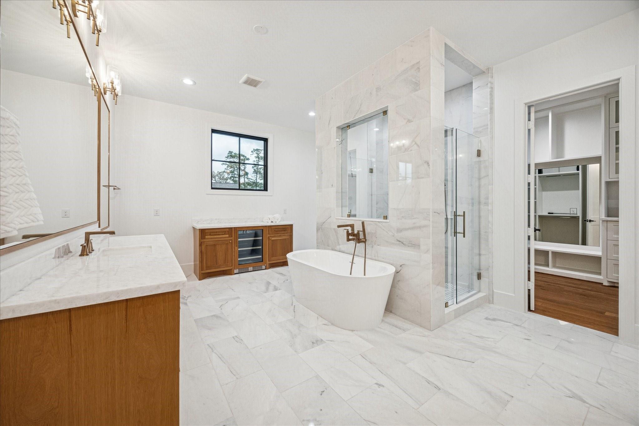 867 W 42nd Street