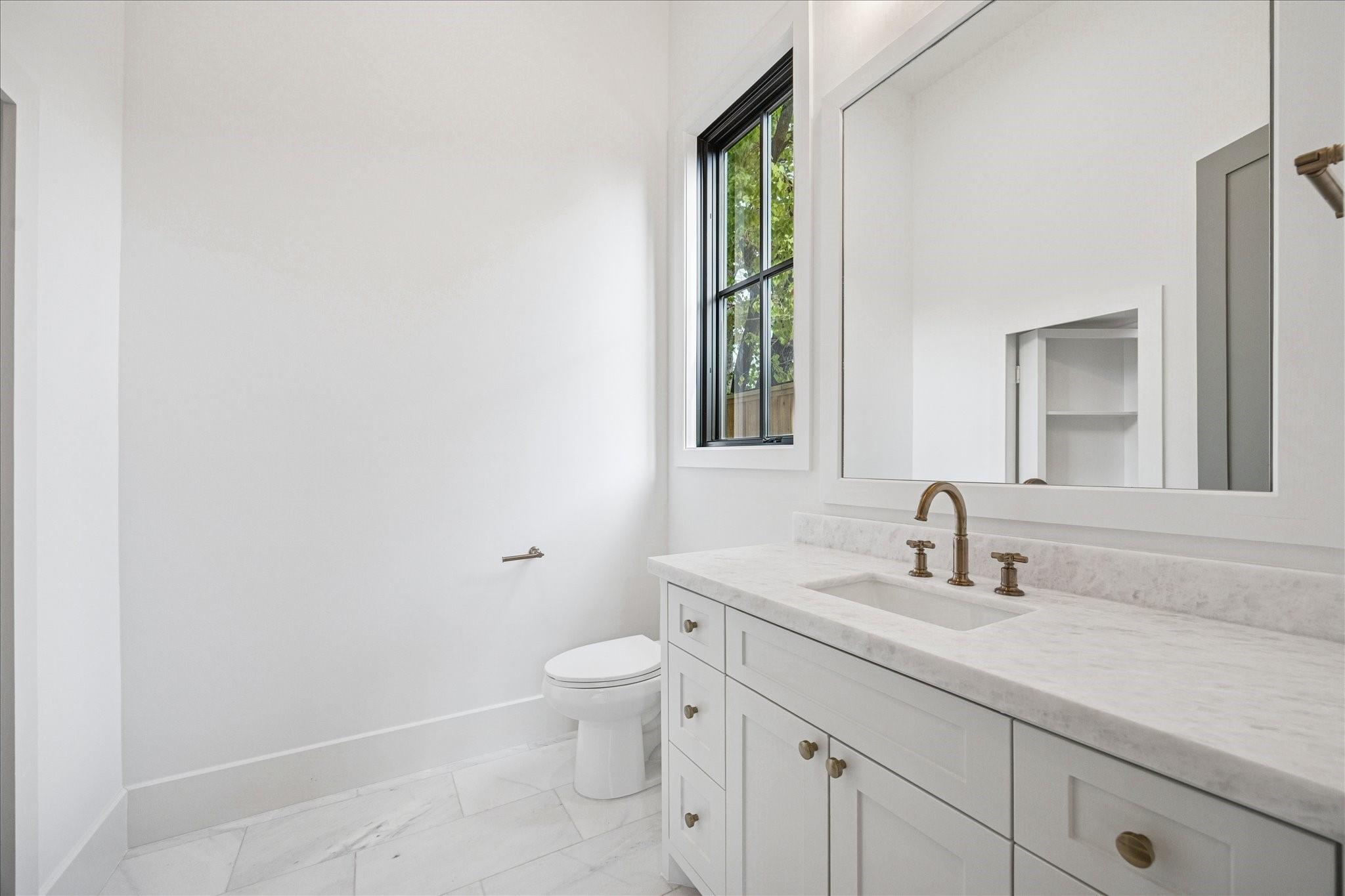 867 W 42nd Street