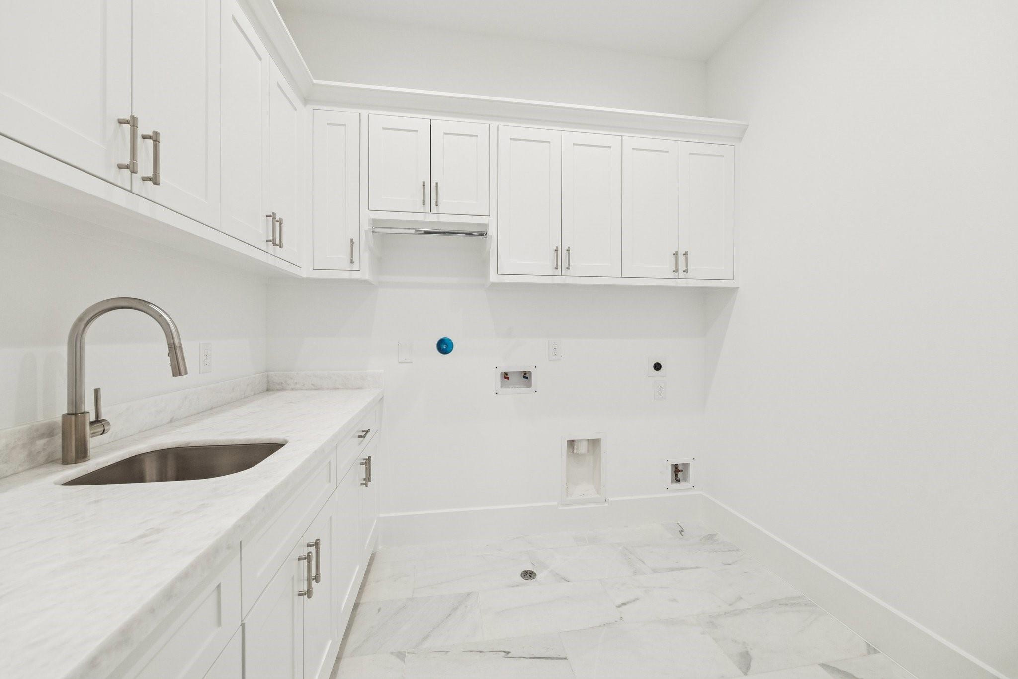 867 W 42nd Street