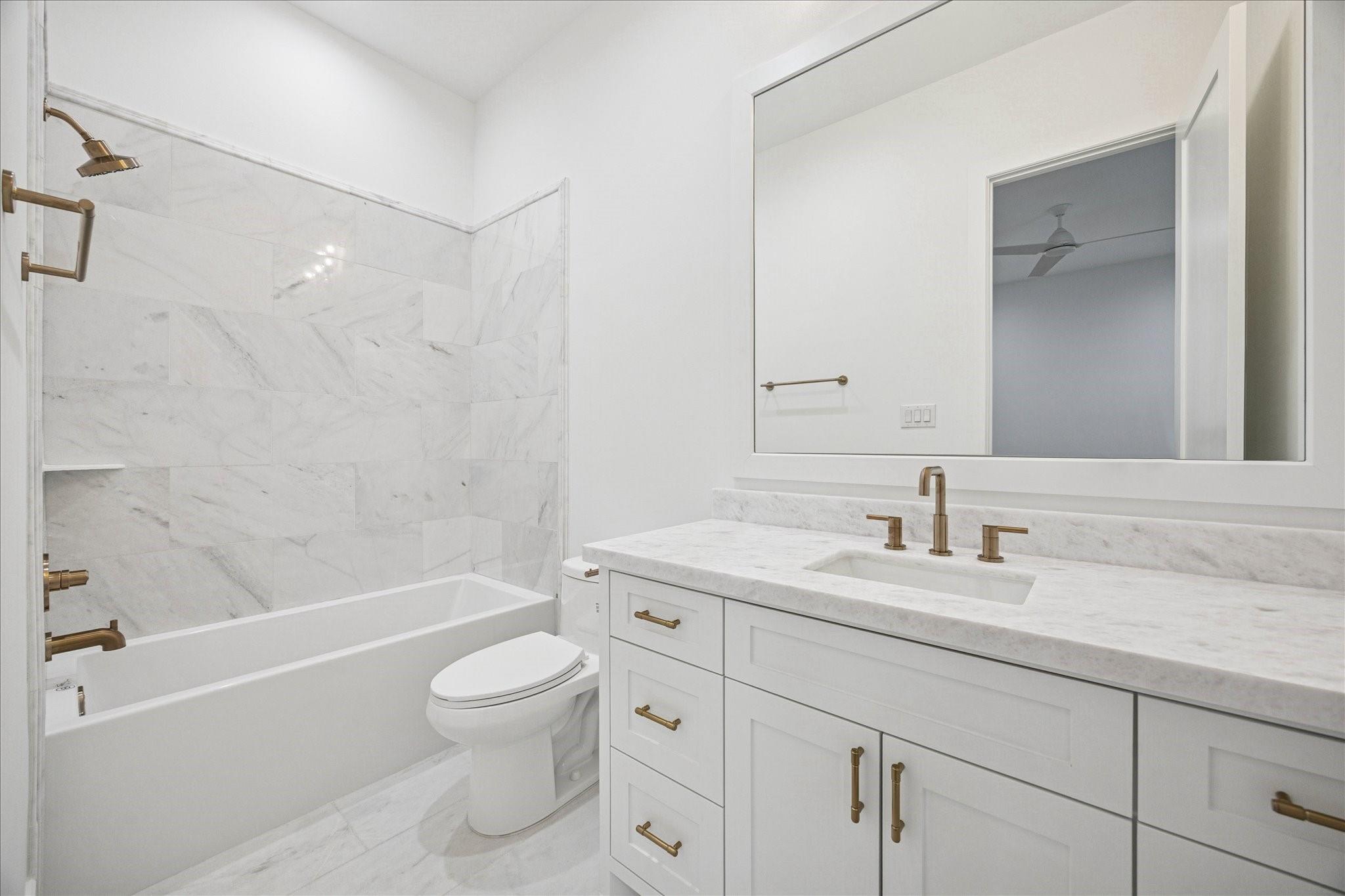867 W 42nd Street