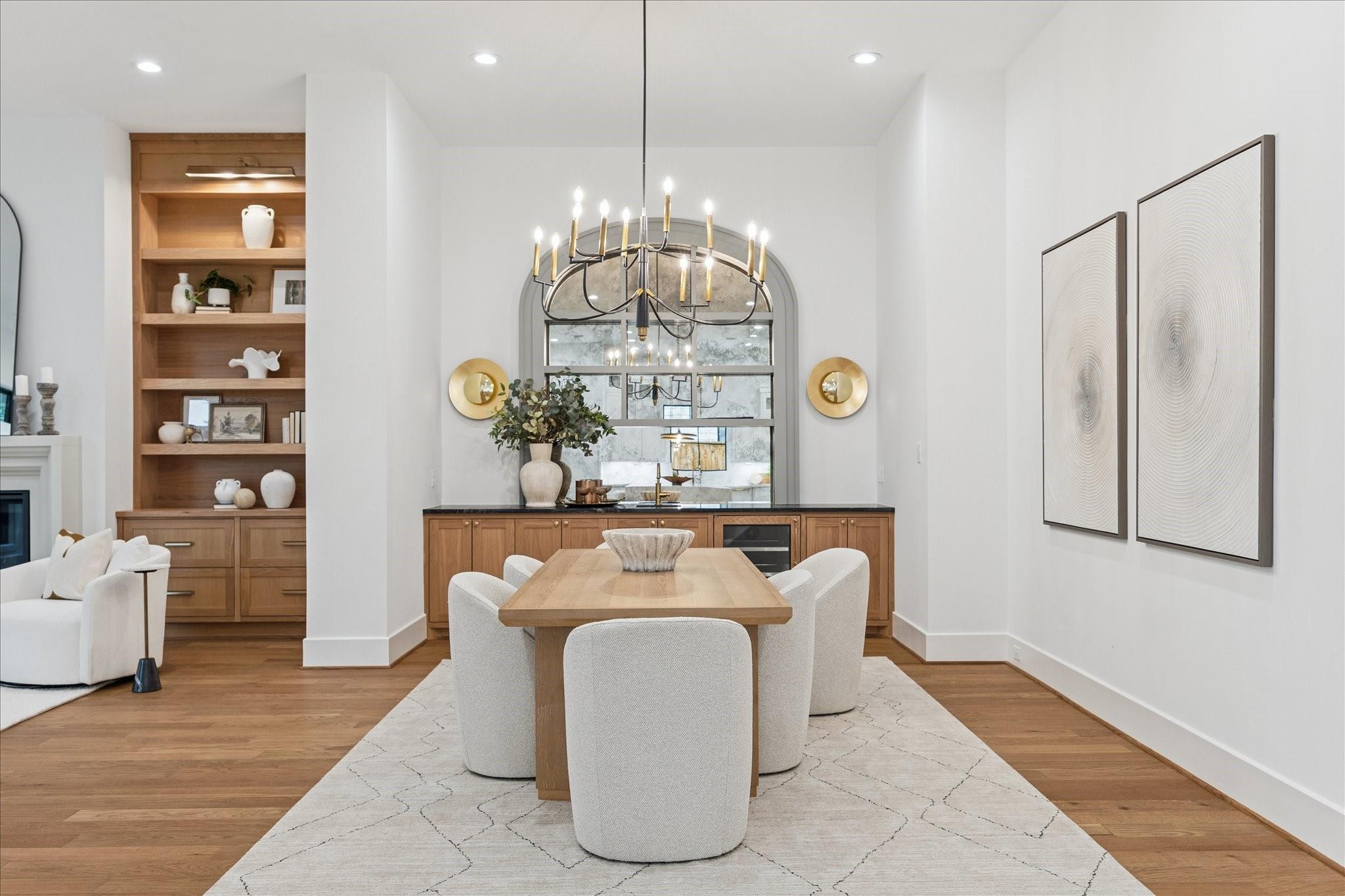 867 W 42nd Street