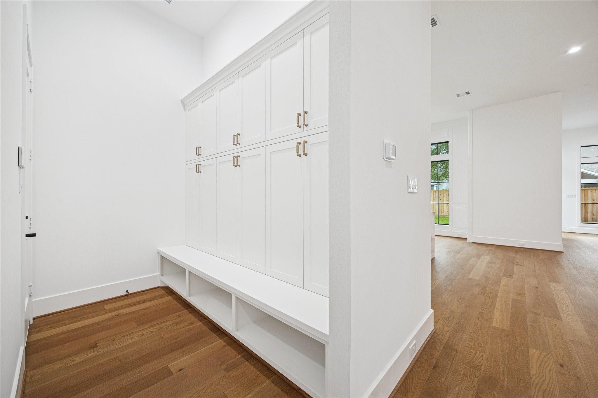 867 W 42nd Street