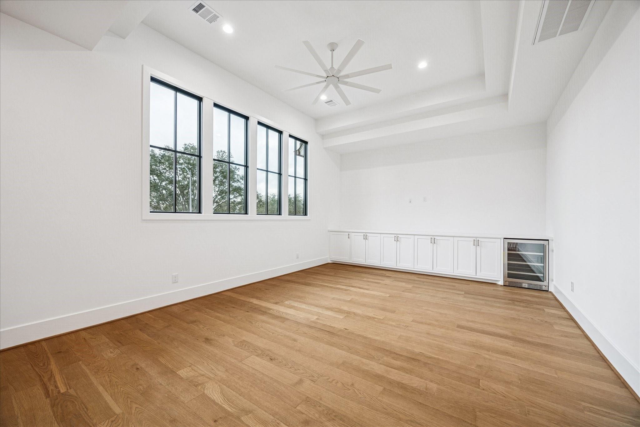 867 W 42nd Street