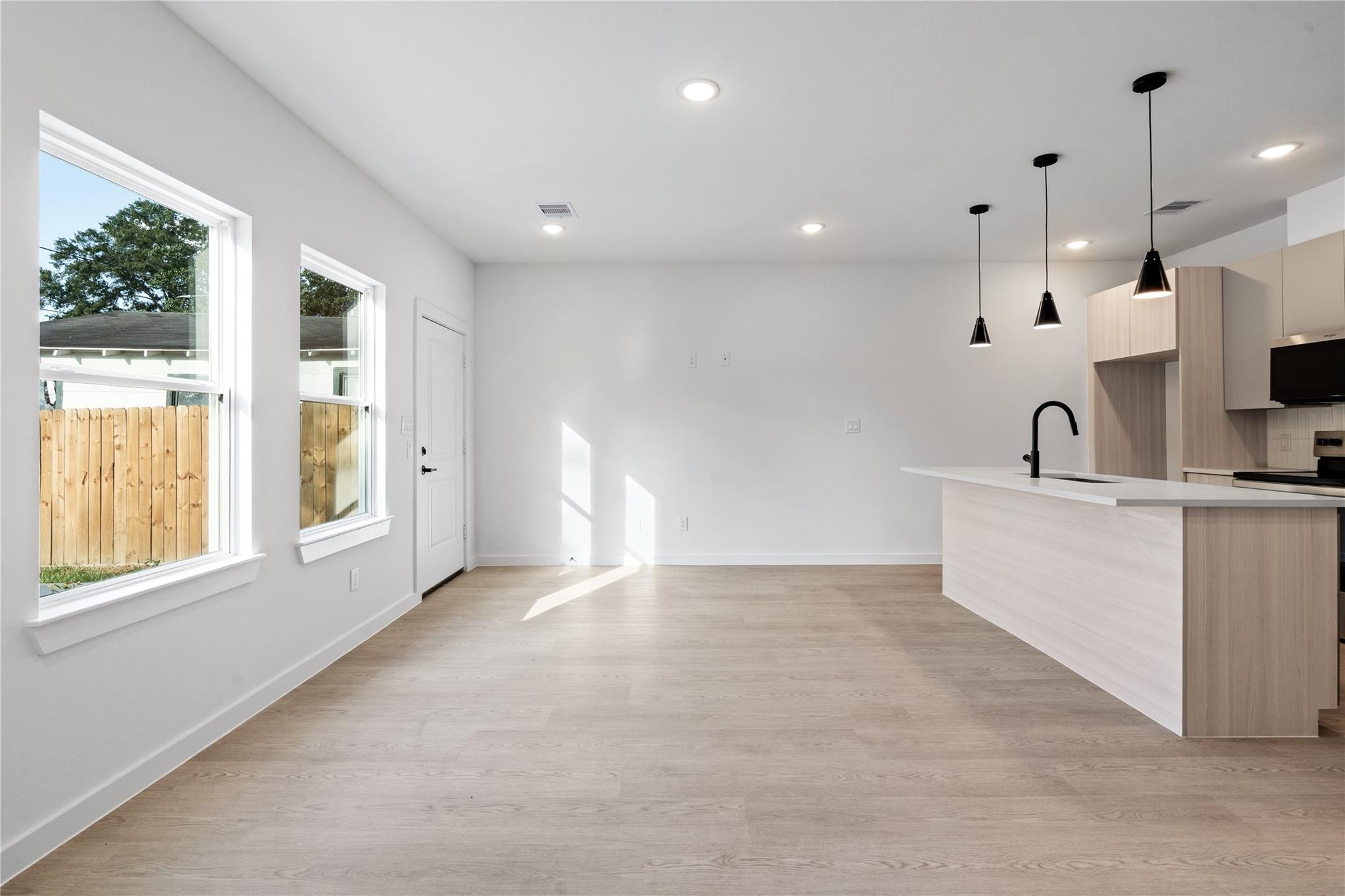 1031 North Lane