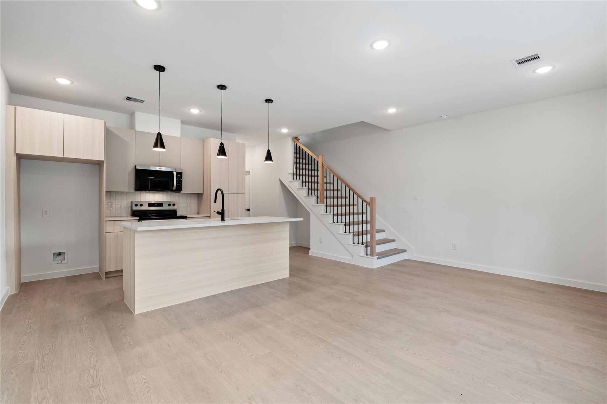 1031 North Lane
