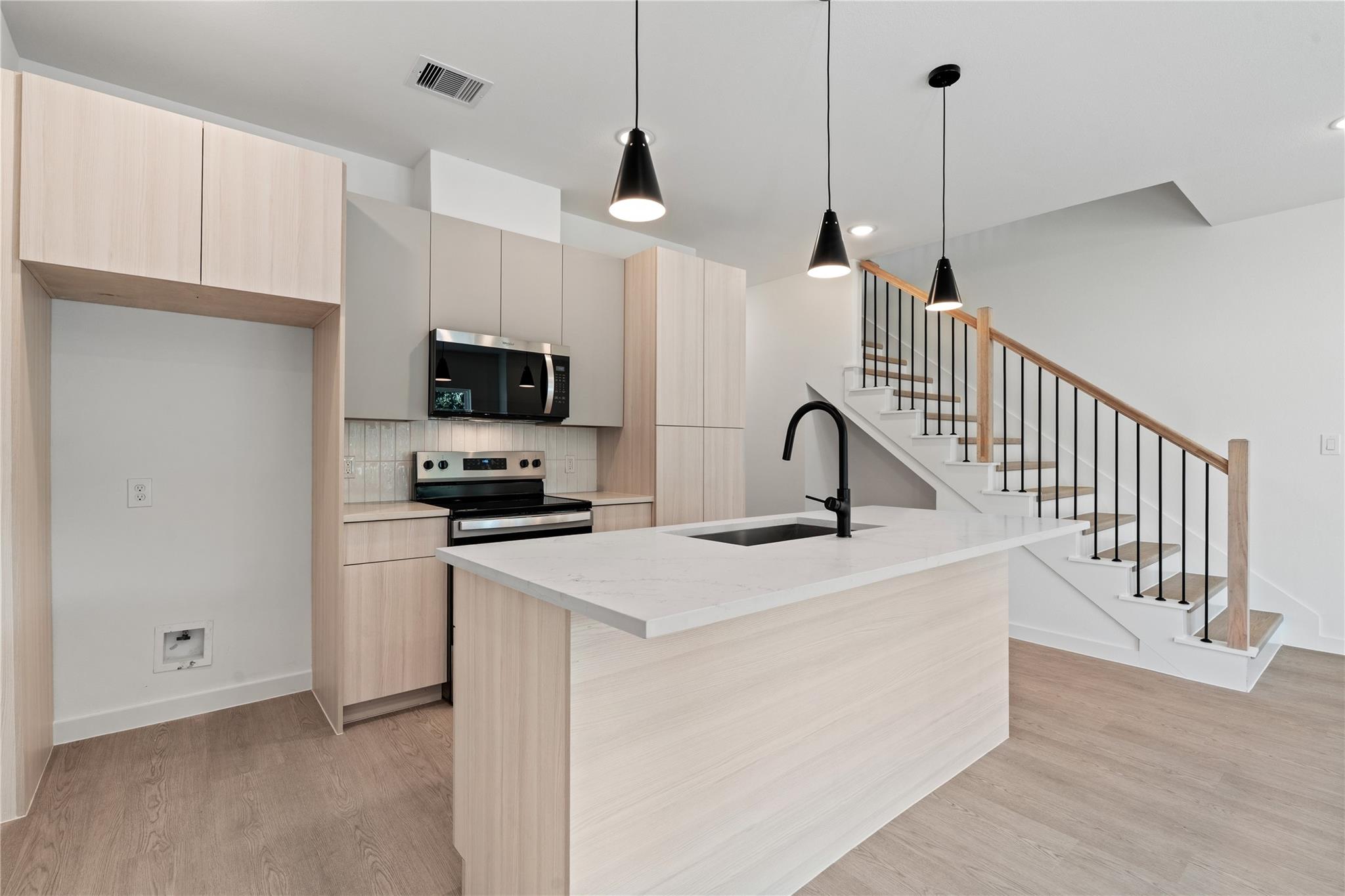 1031 North Lane