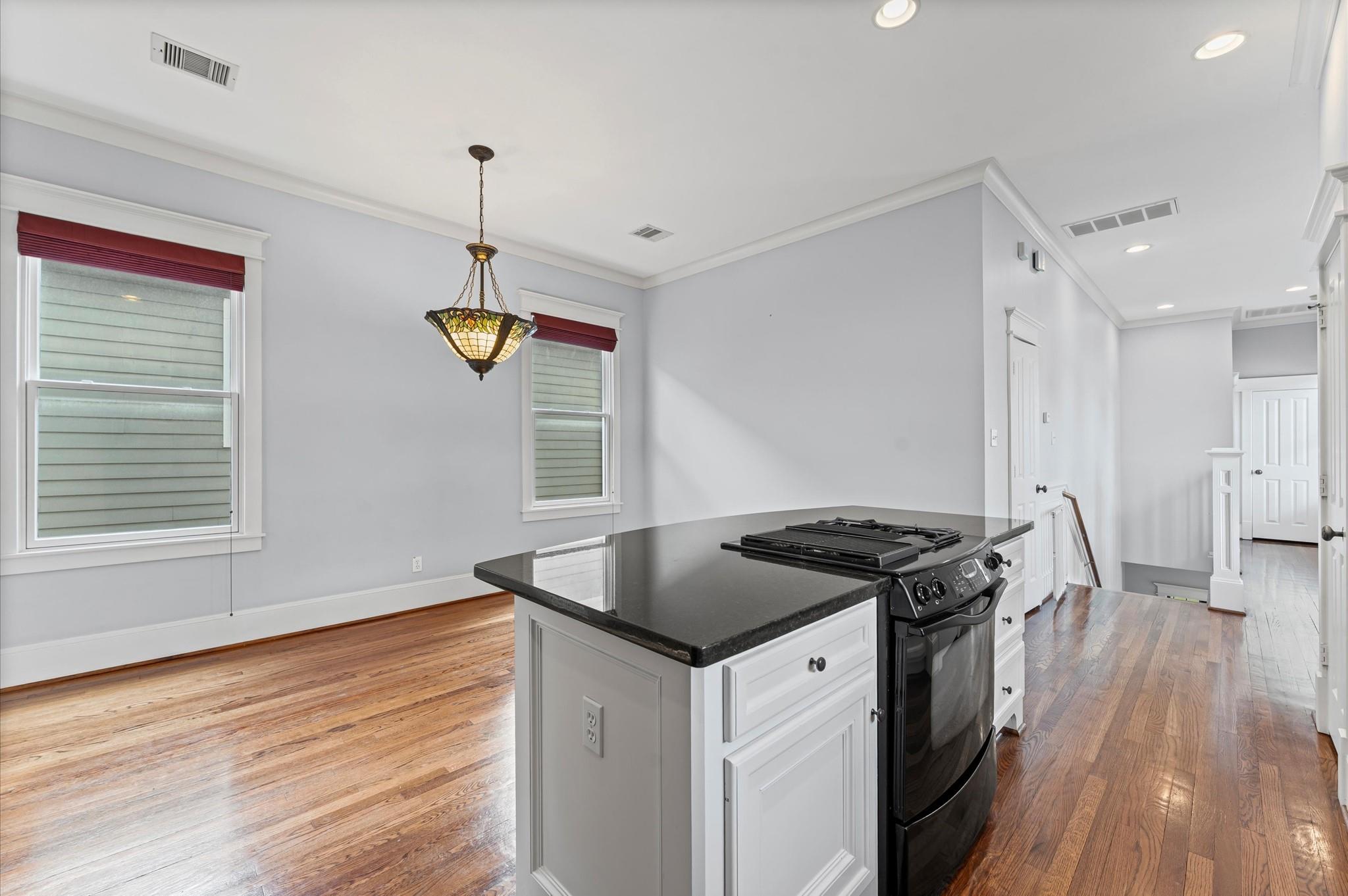 816 W 23rd Street