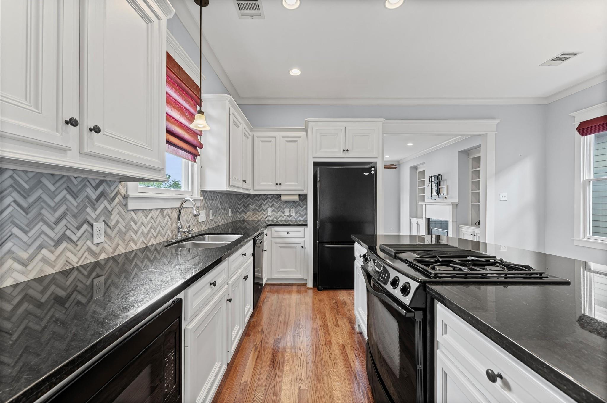 816 W 23rd Street