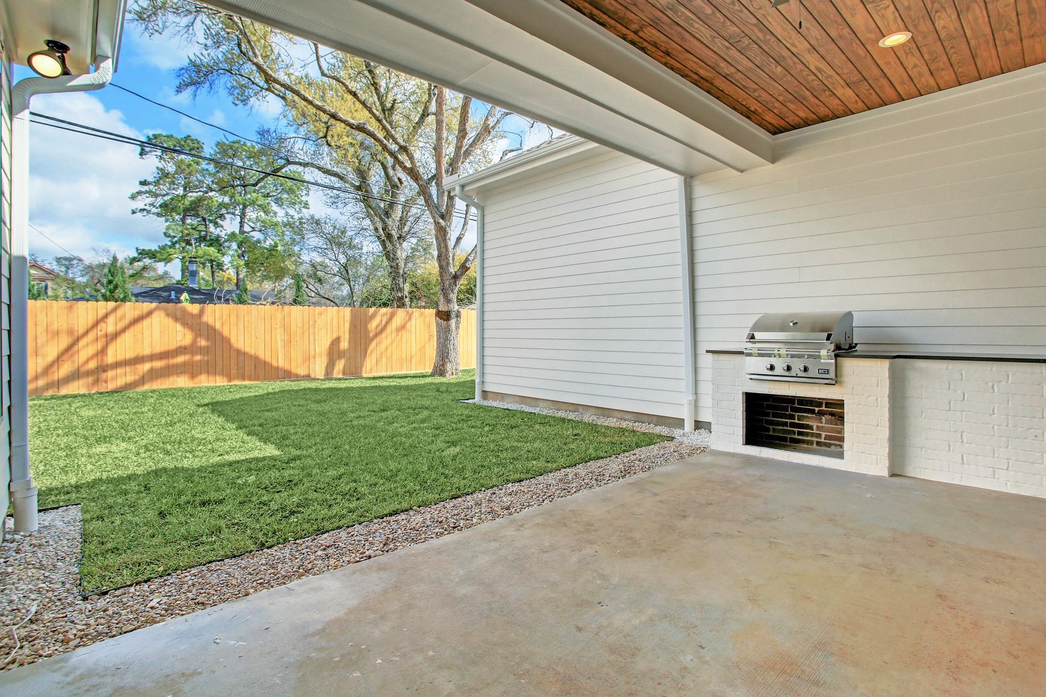 1514 Chantilly Lane