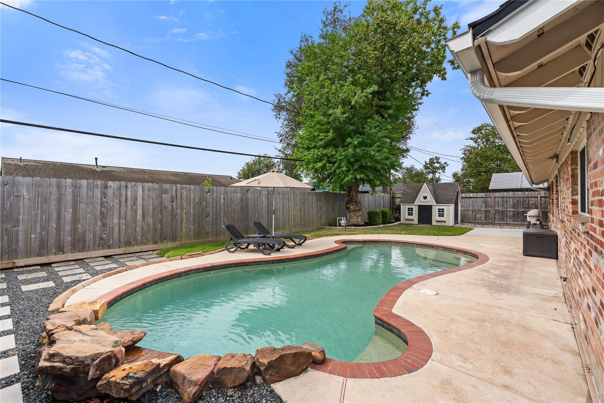 2302 Willowby Drive