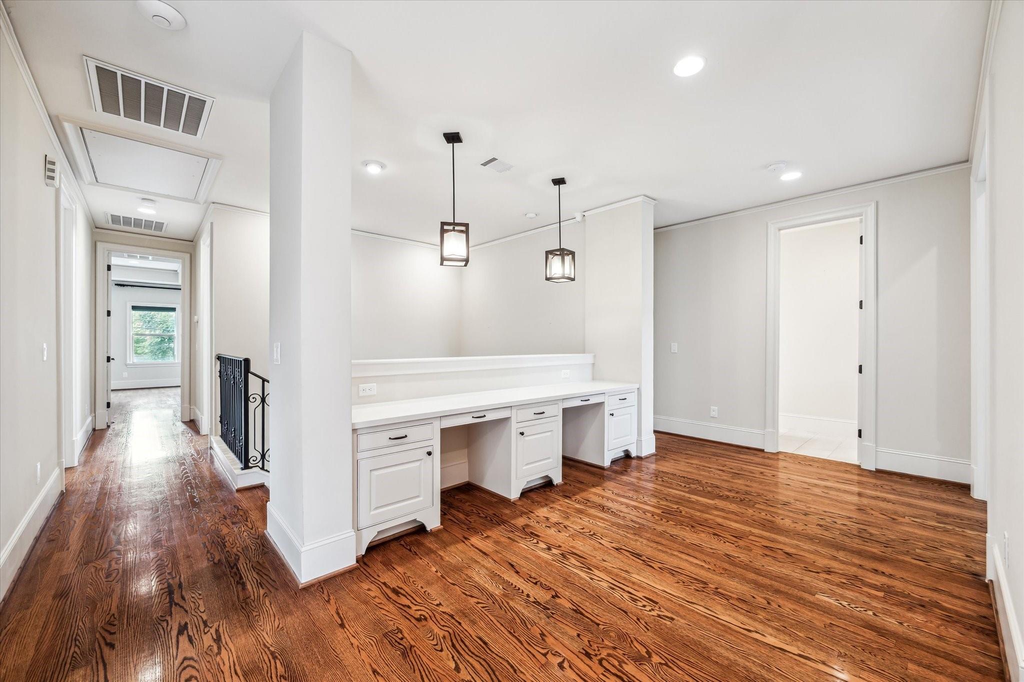 1901 Woodcrest Drive
