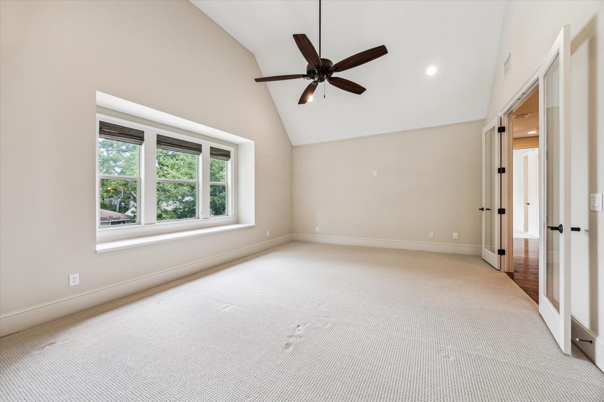 1901 Woodcrest Drive
