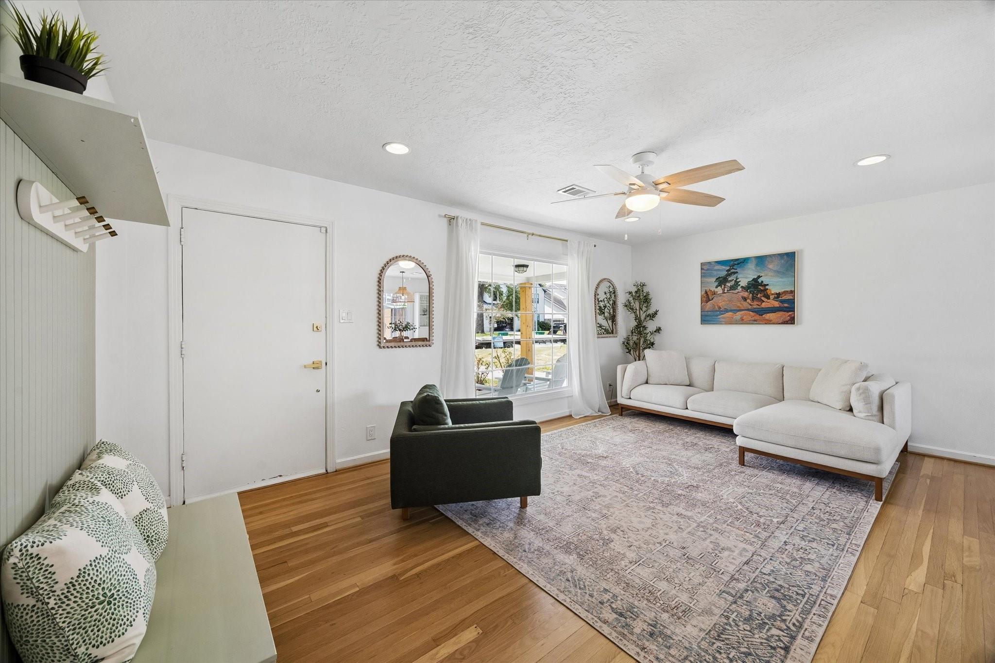 1232 Chantilly Lane