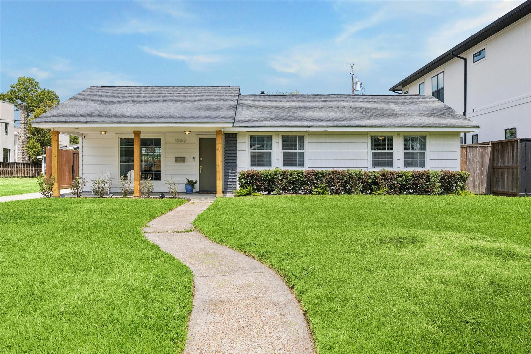 1232 Chantilly Lane