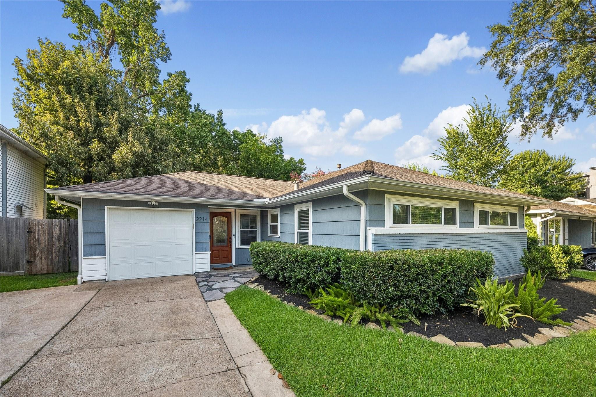 2214 Saxon Drive