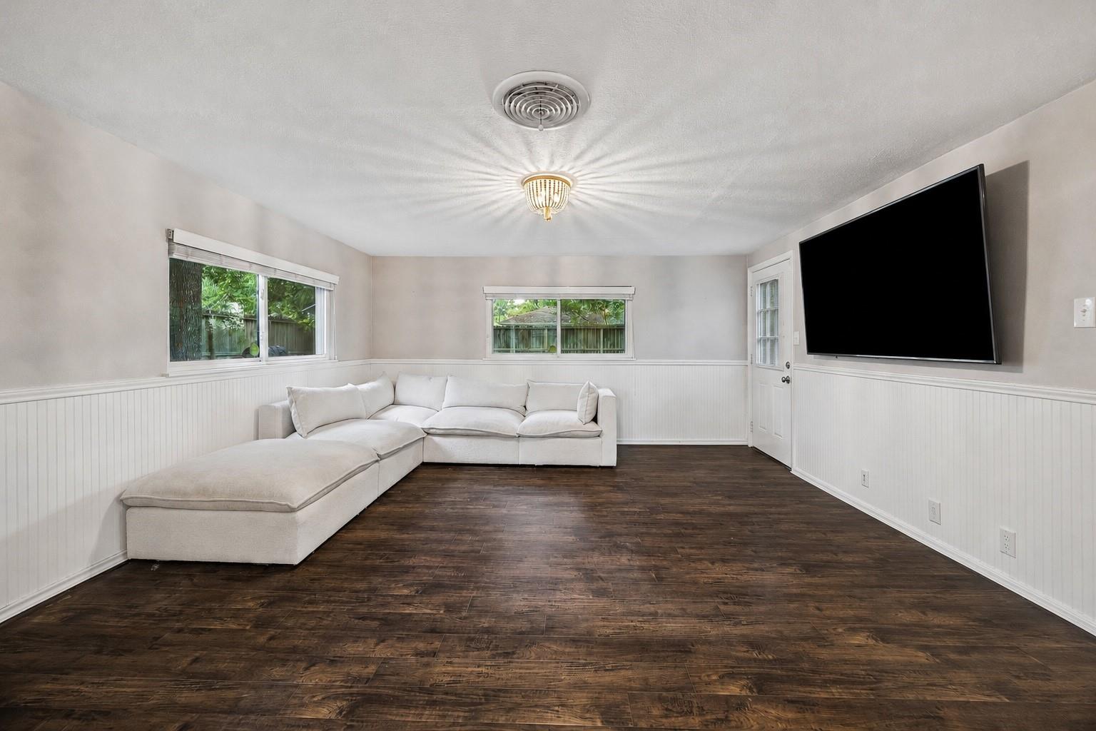 2214 Saxon Drive