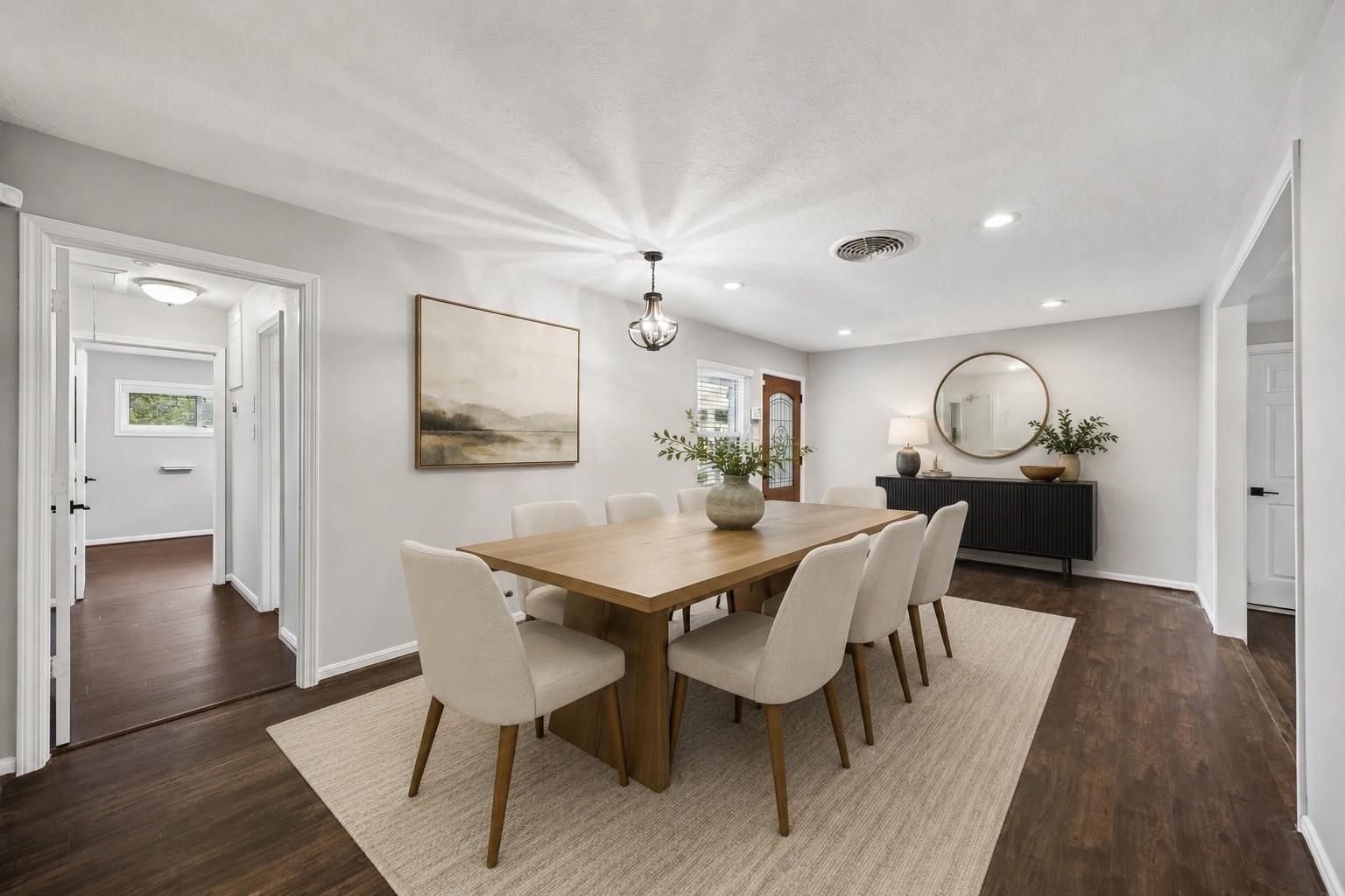 2214 Saxon Drive