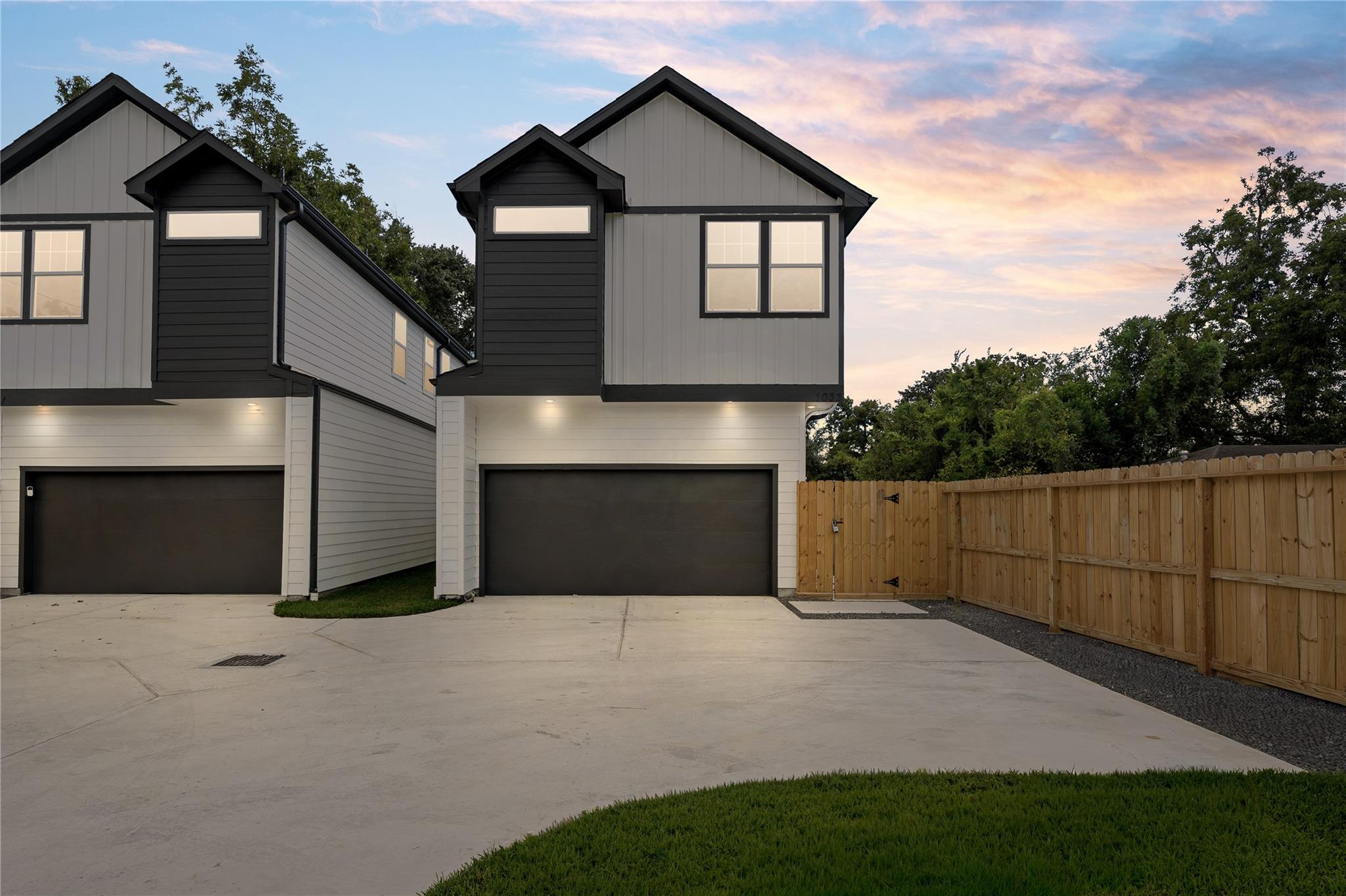 1033 S Victory Drive