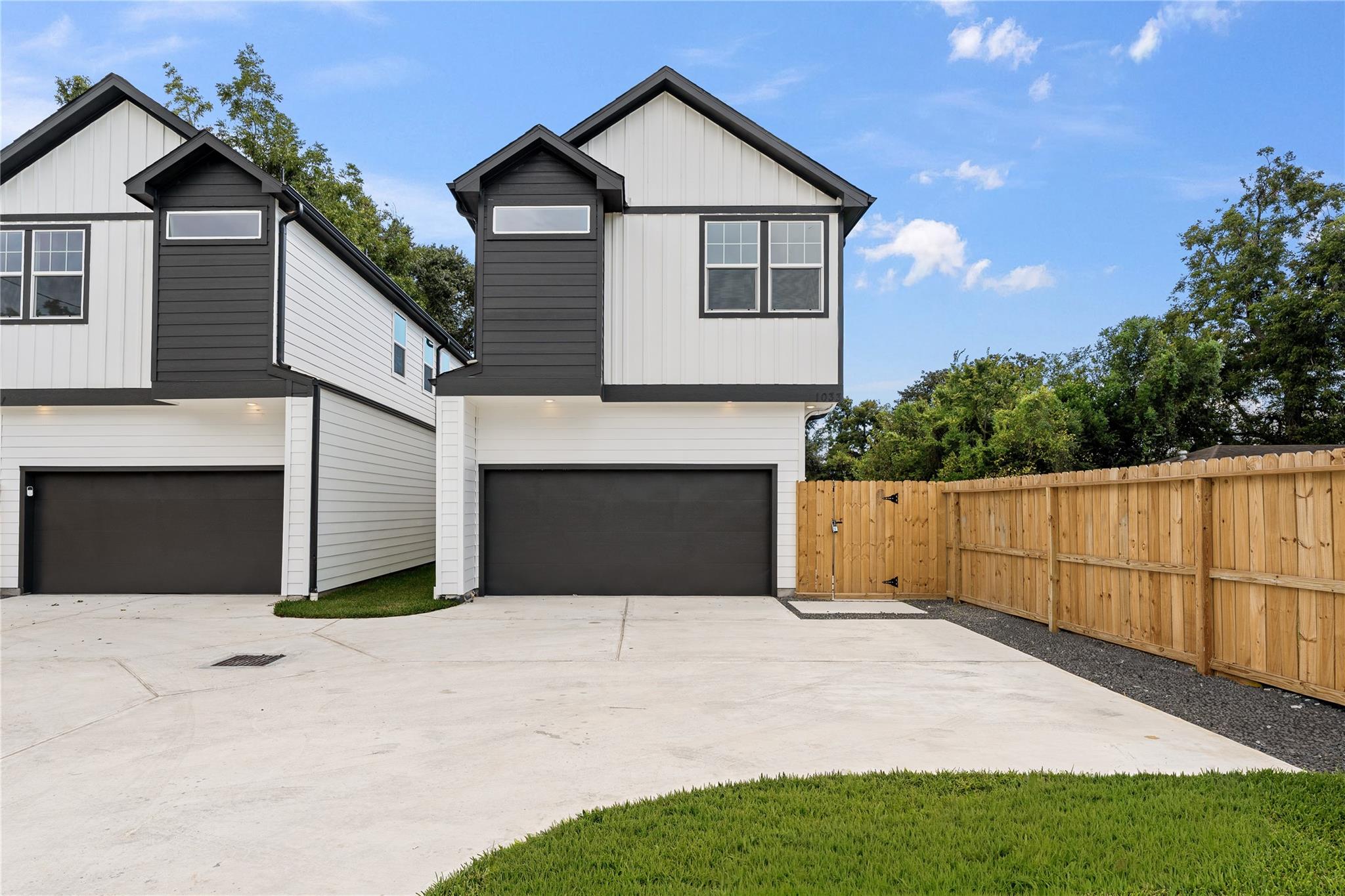 1033 S Victory Drive