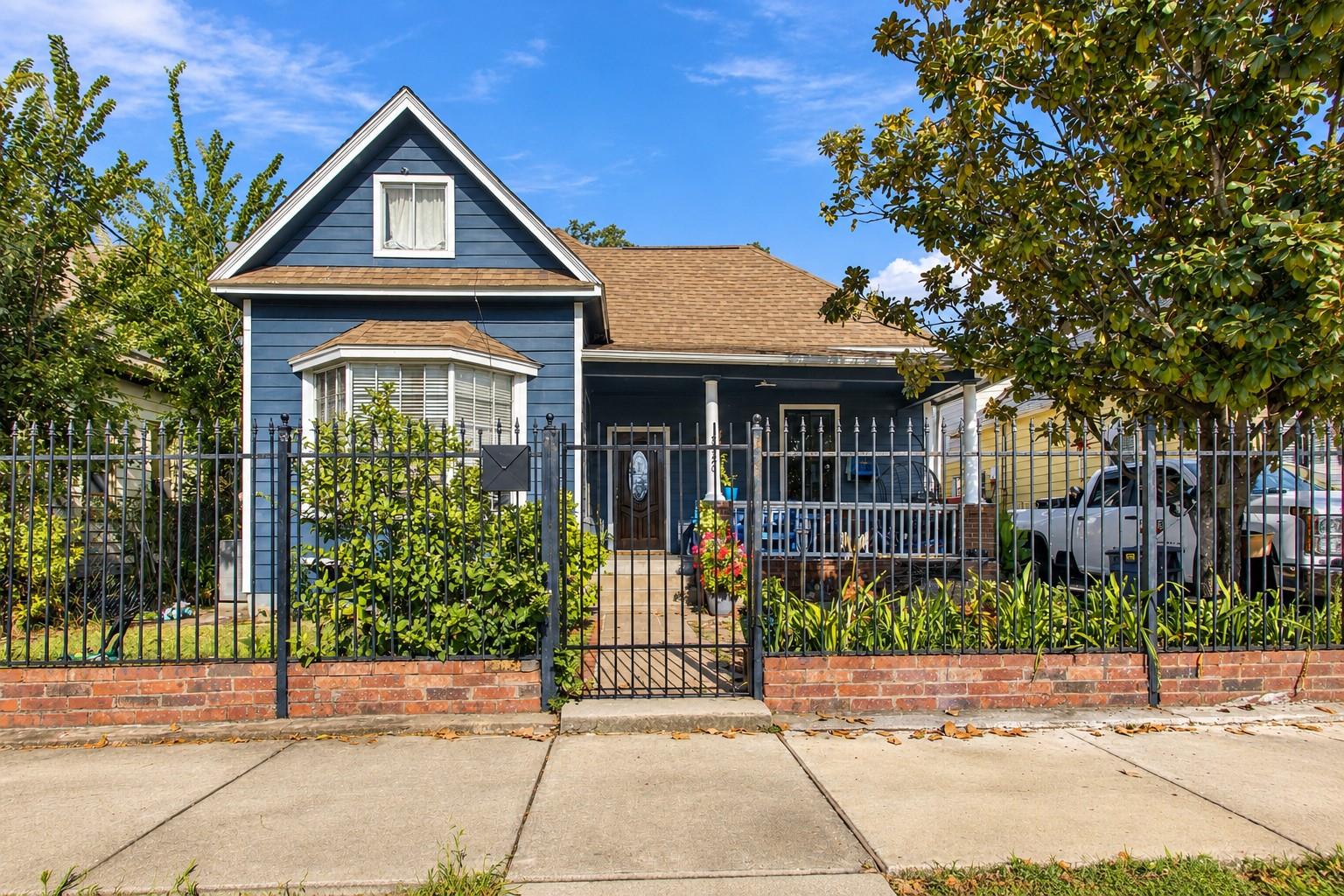 2120 Everett Street