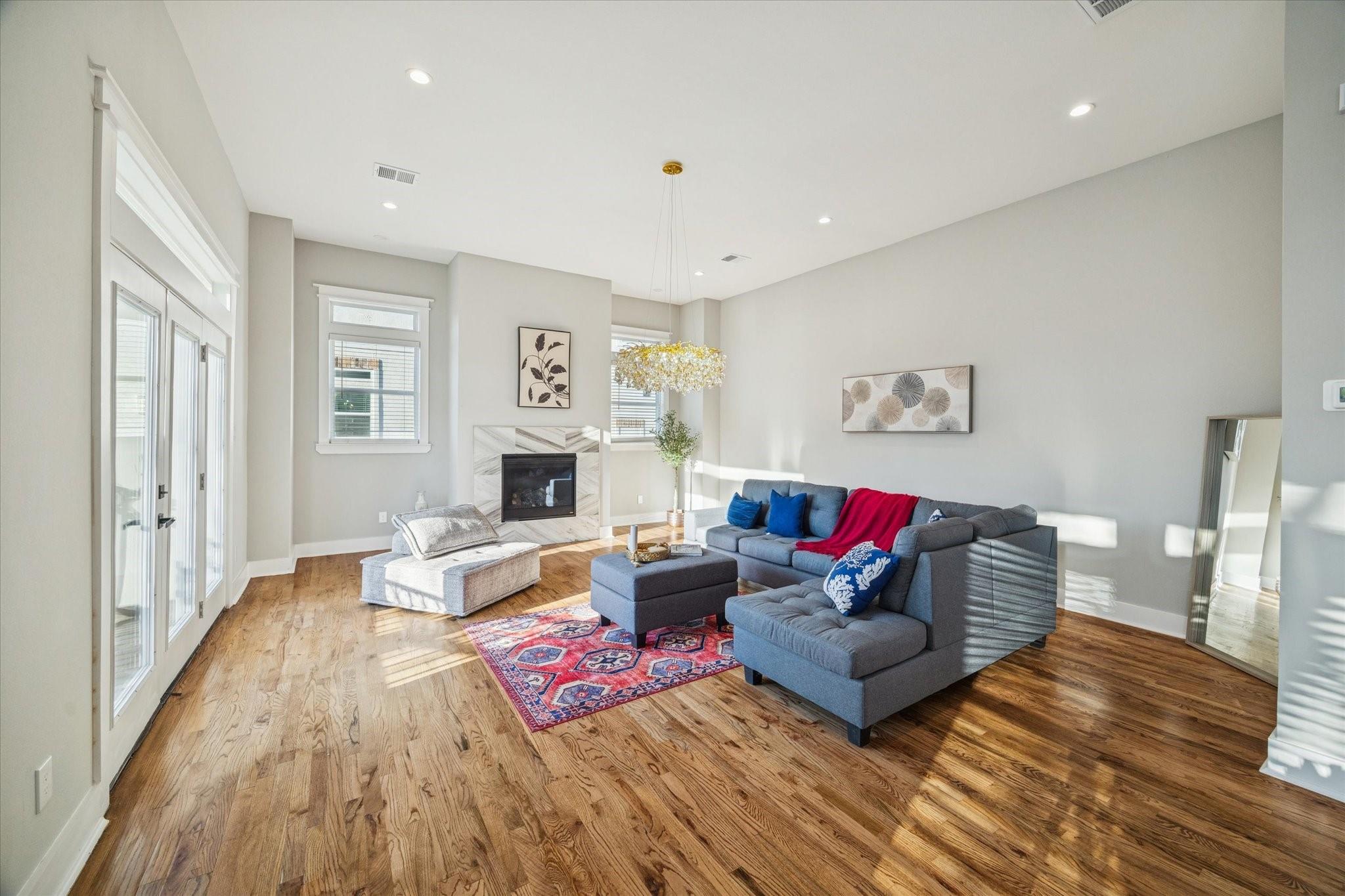 1003 E 28th Street
