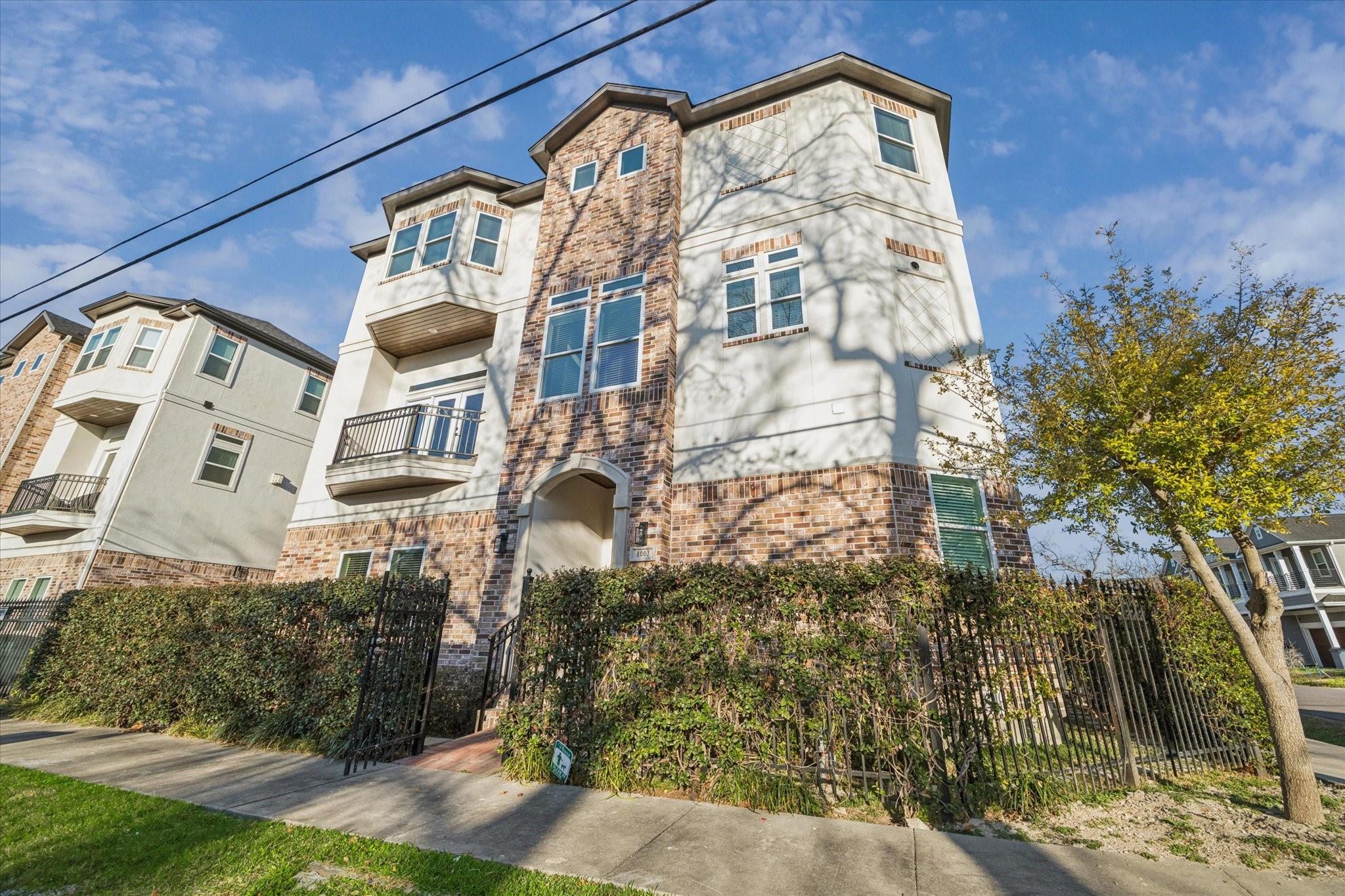 1003 E 28th Street