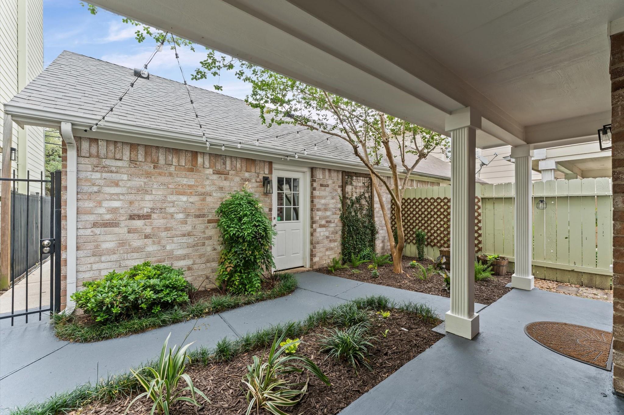 1115 Saulnier Street