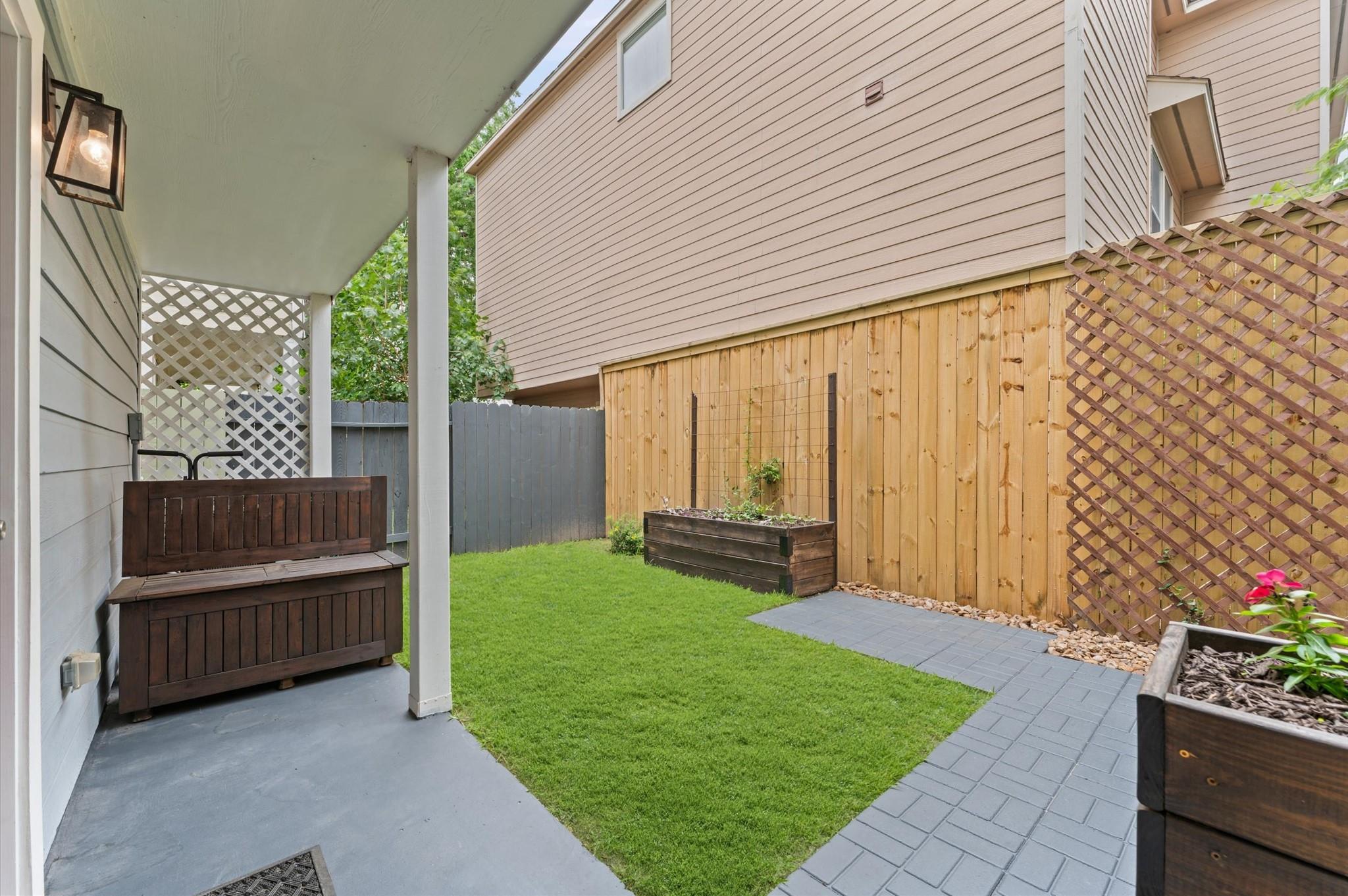 1115 Saulnier Street