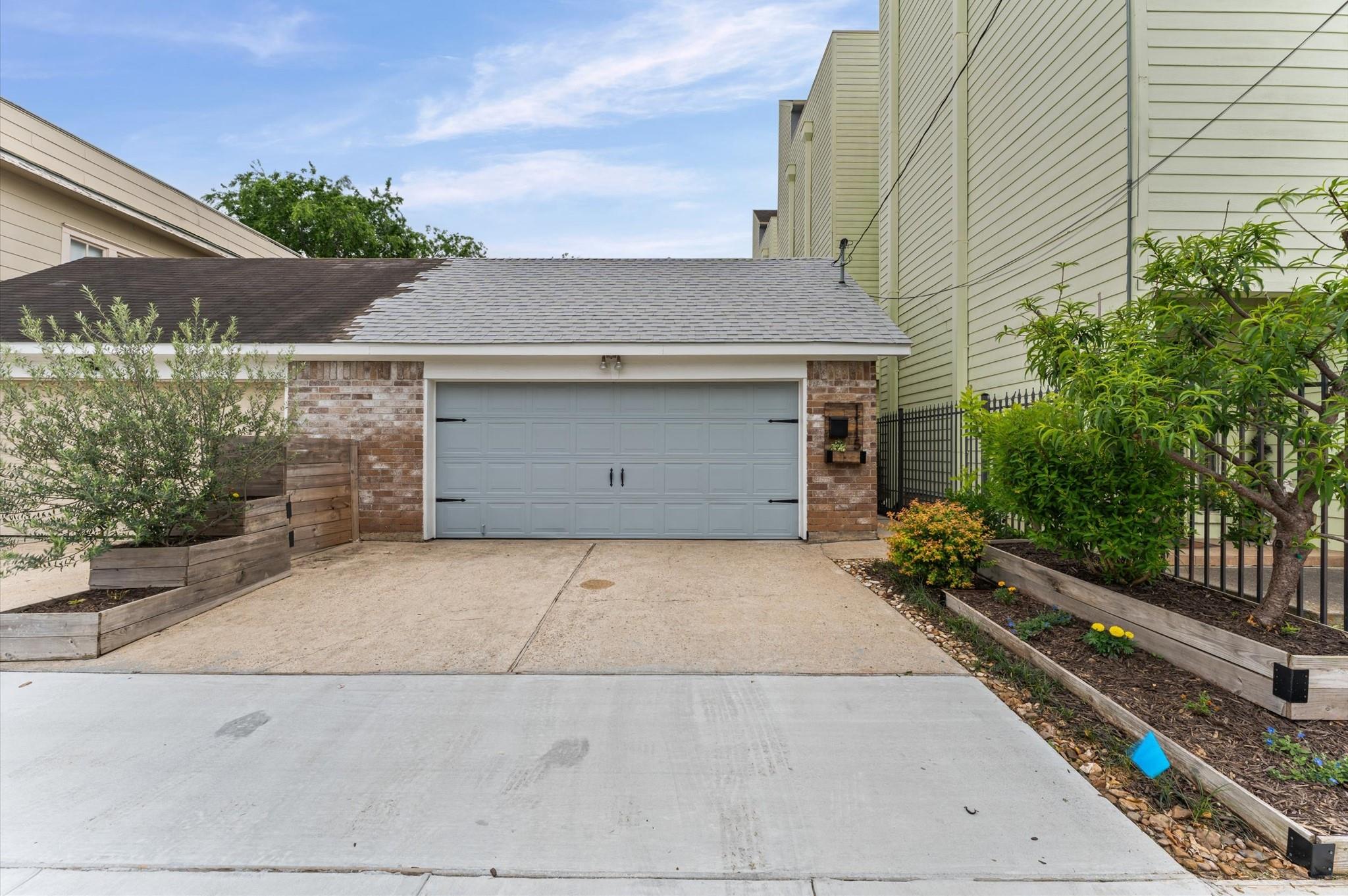 1115 Saulnier Street