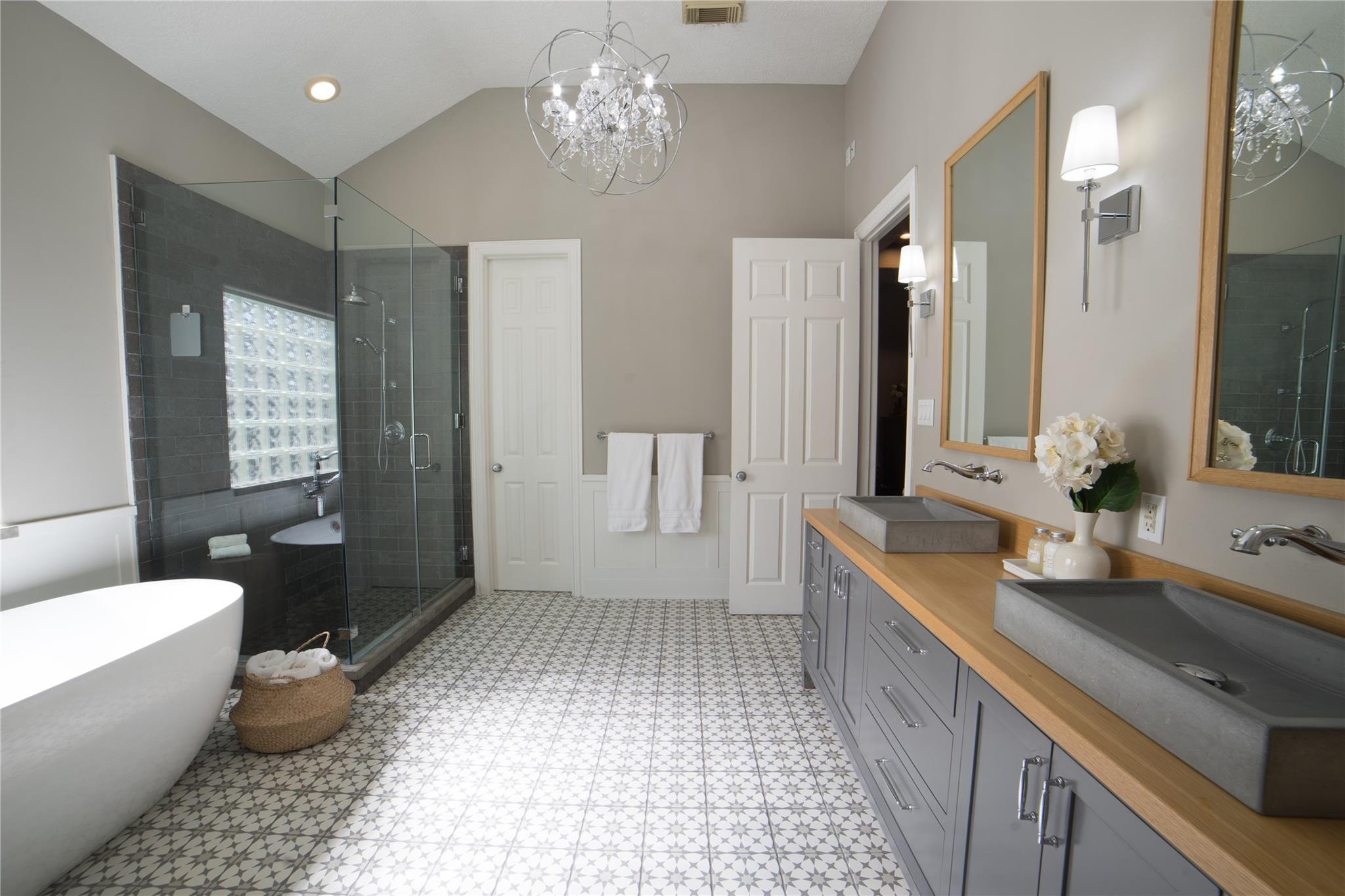 1611 Mcdonald Street