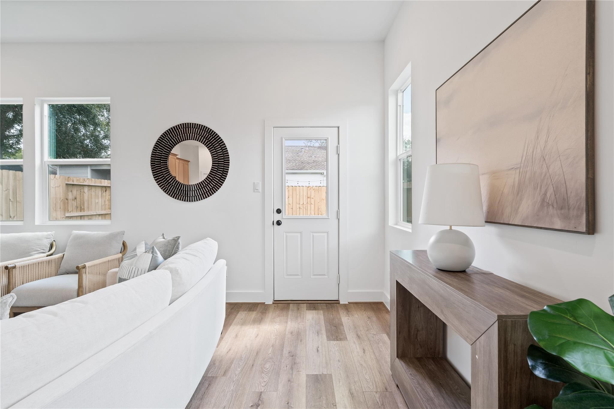 1031-1033 S Victory Drive