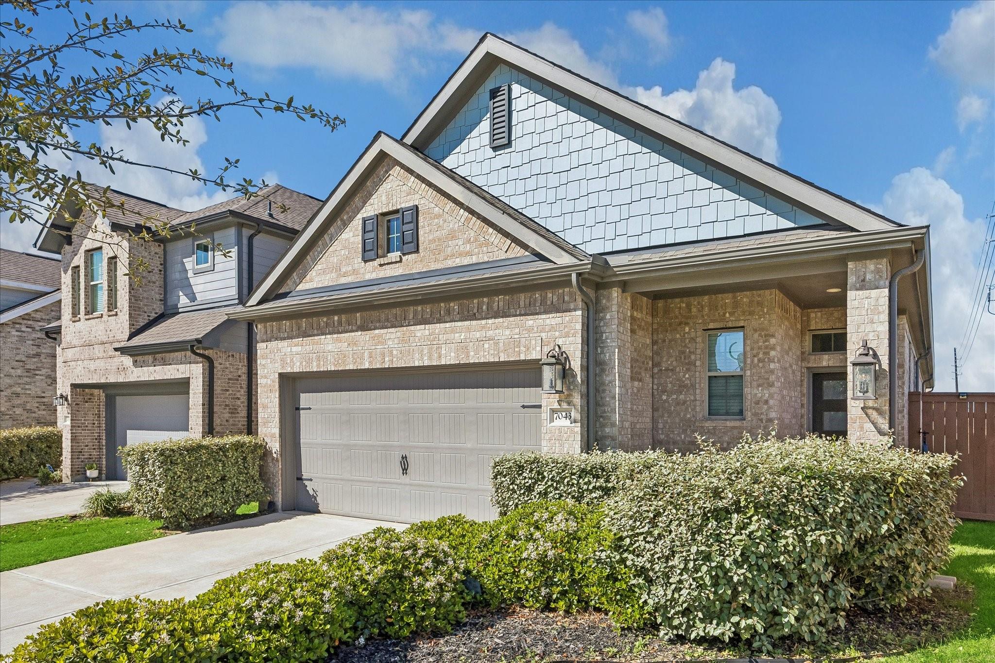 7043 Coneflower Creek