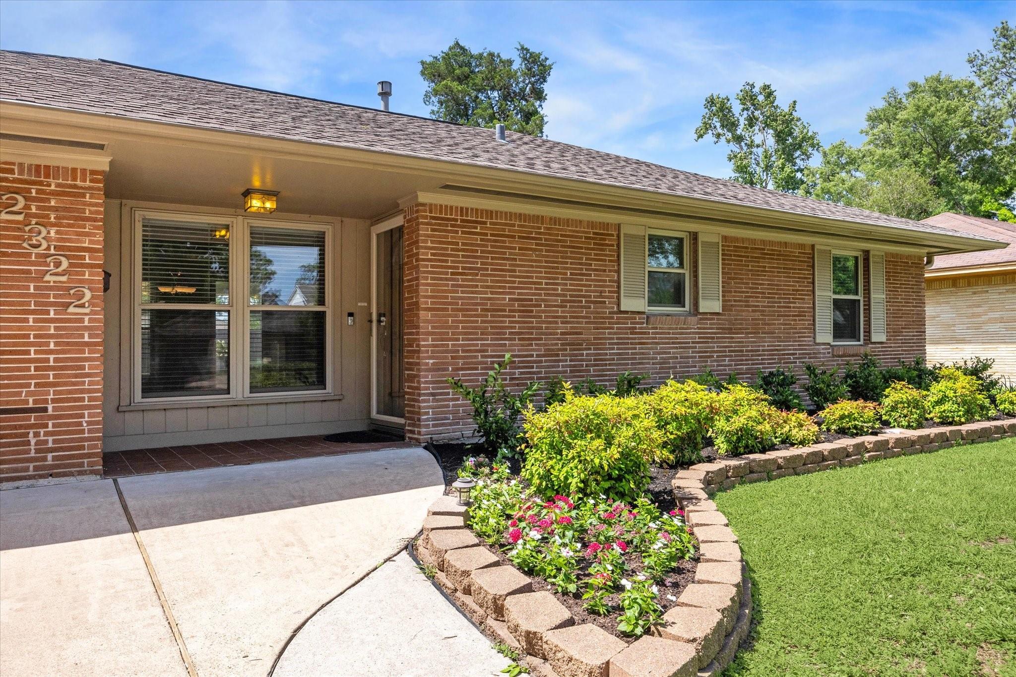 2322 Lamonte Lane