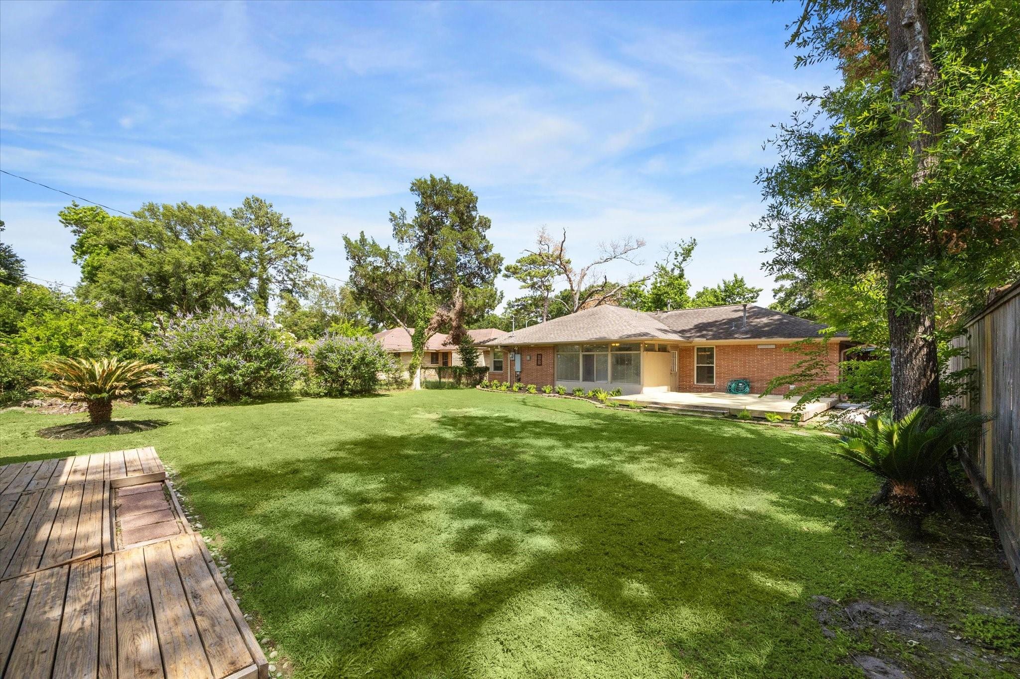 2322 Lamonte Lane