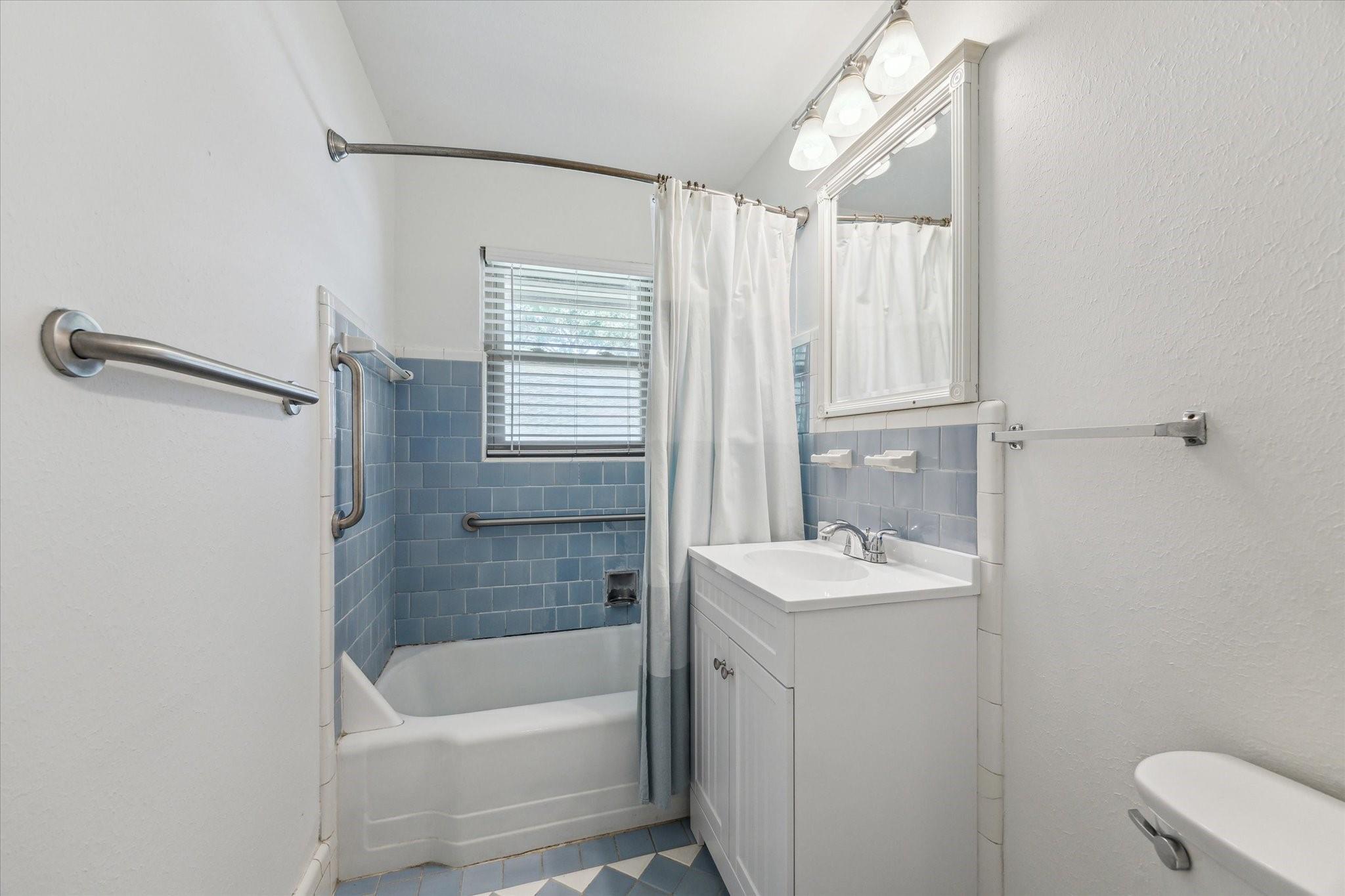 2322 Lamonte Lane