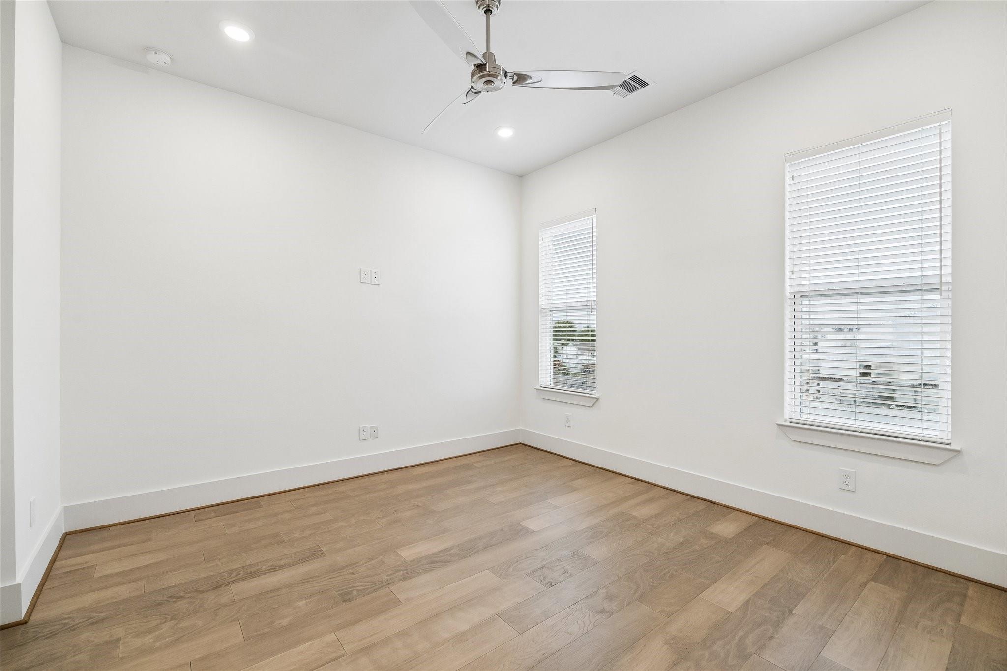 1222 W 21st Street