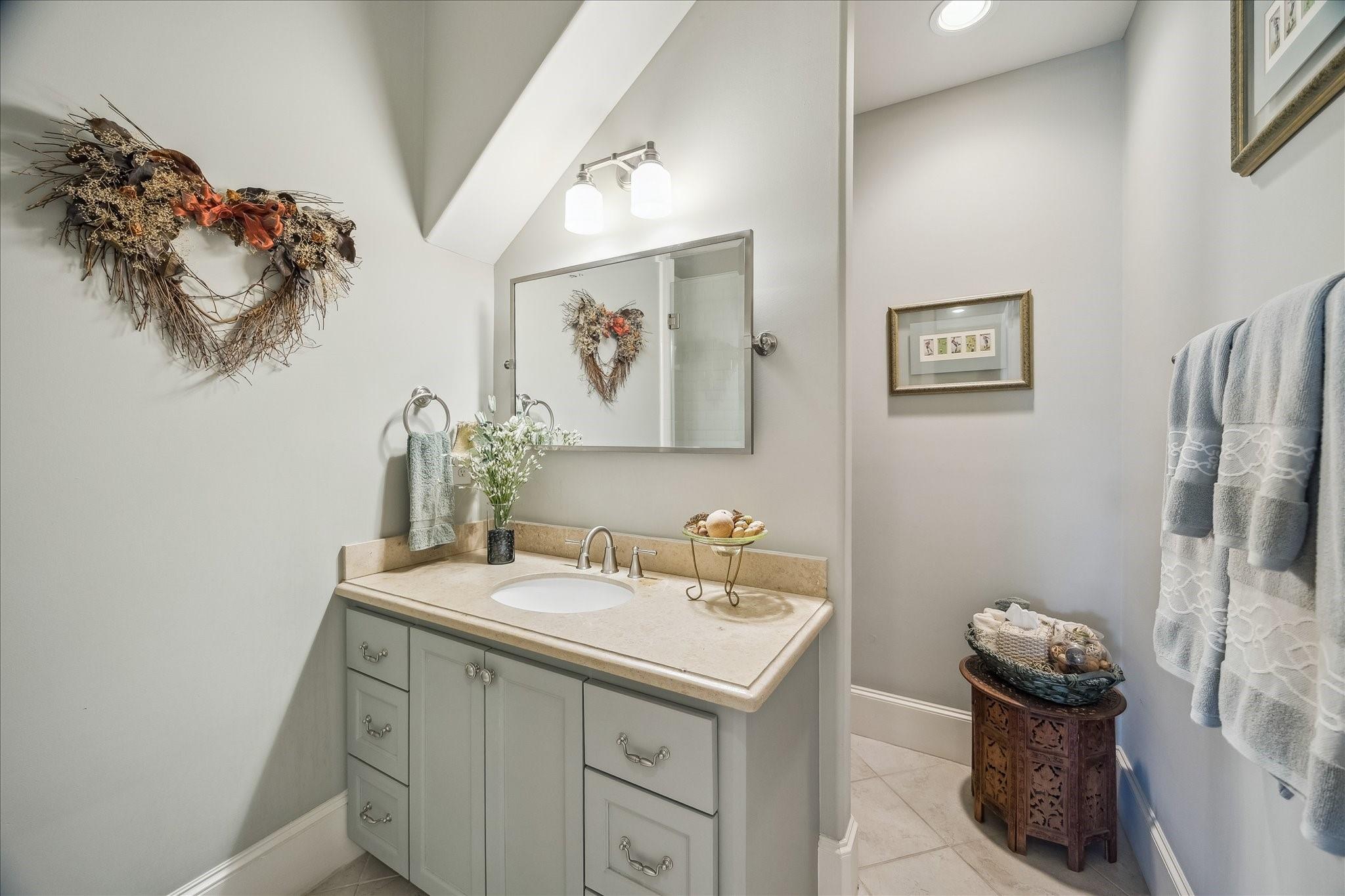 1822 Cortlandt Street