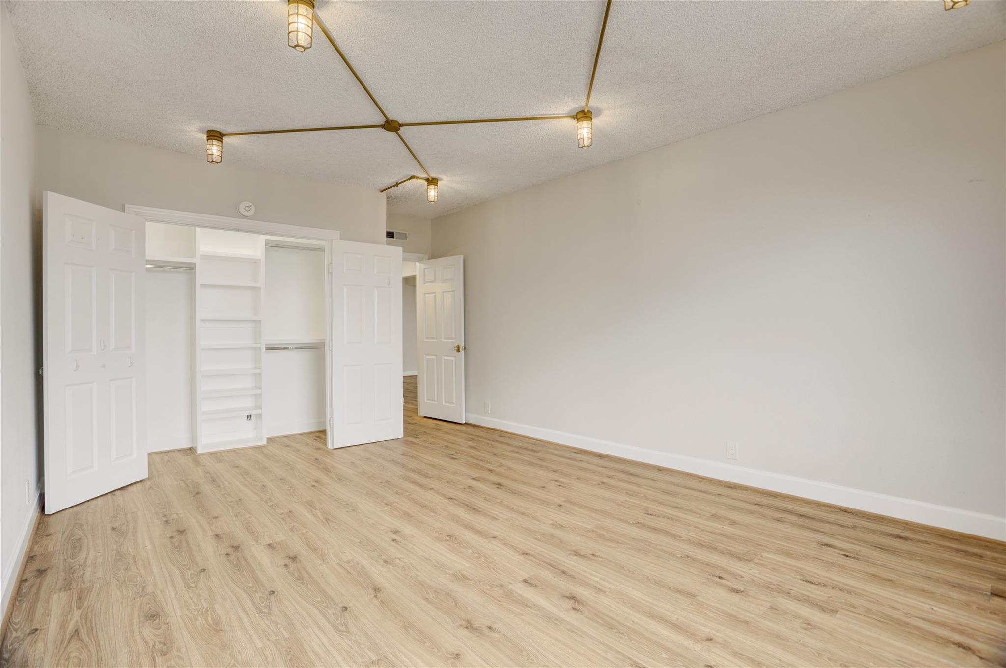 1400 Hermann Drive # 15D