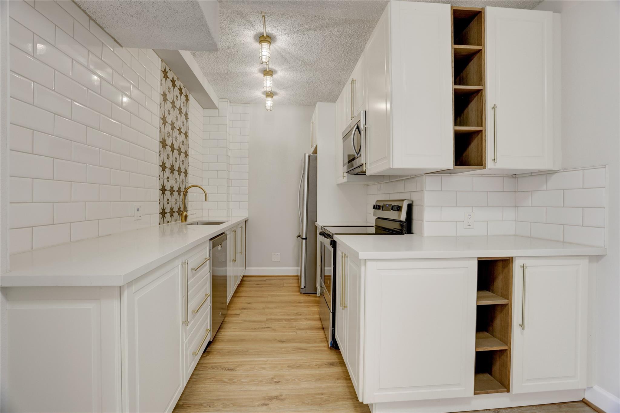 1400 Hermann Drive # 15D