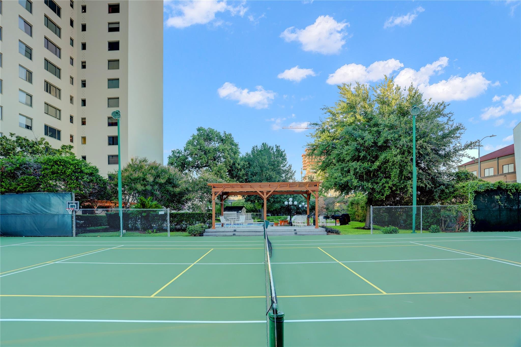 1400 Hermann Drive # 15D