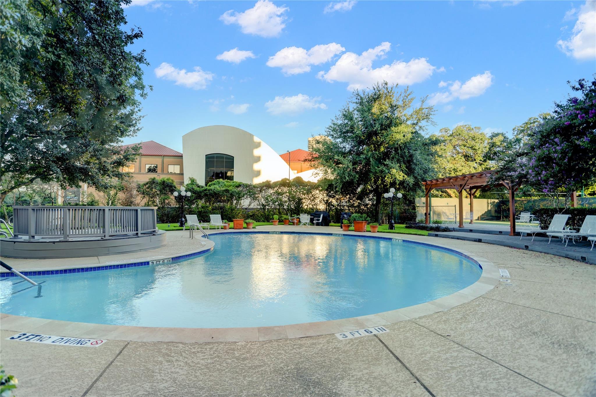 1400 Hermann Drive # 15D