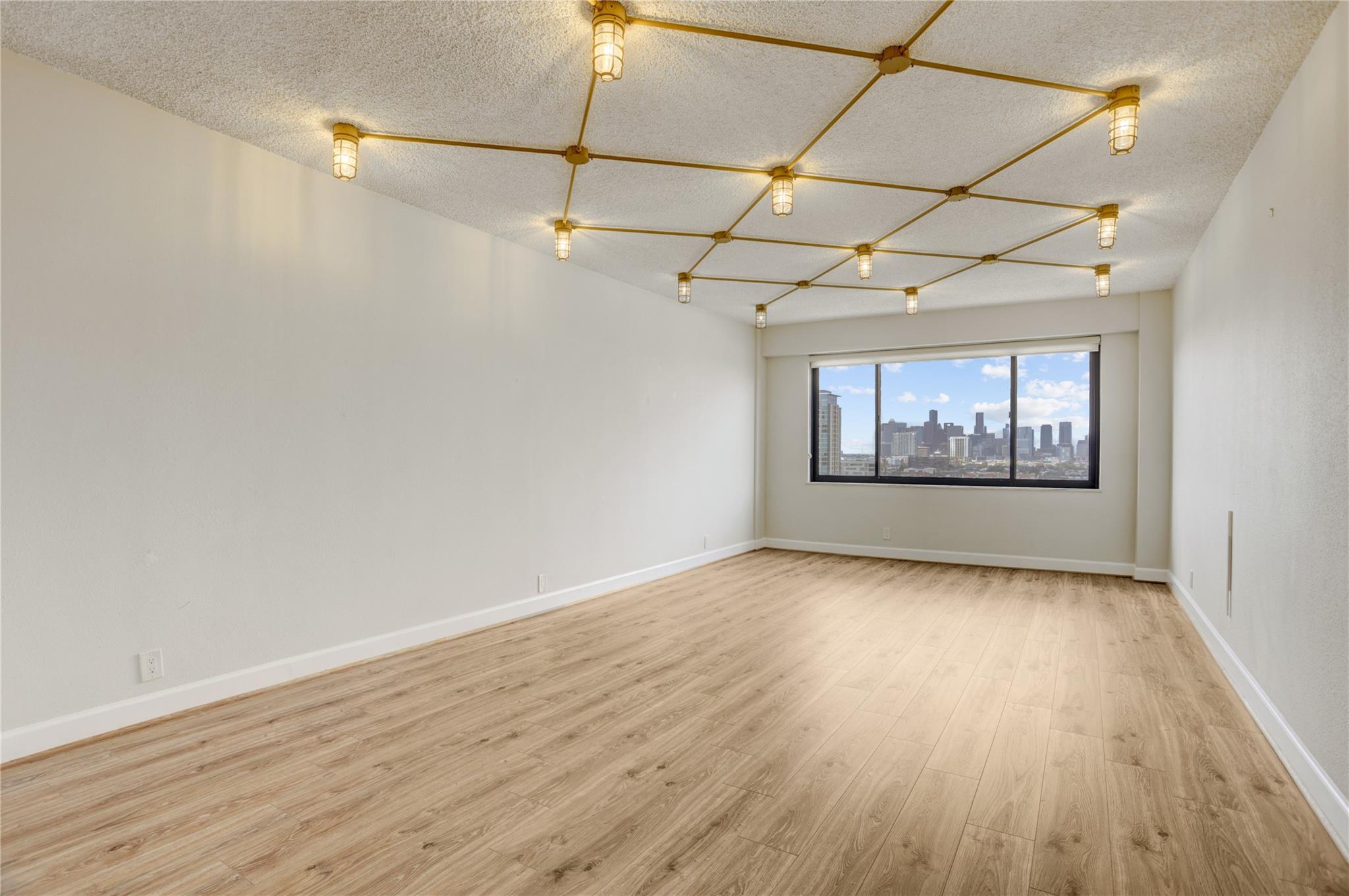 1400 Hermann Drive # 15D