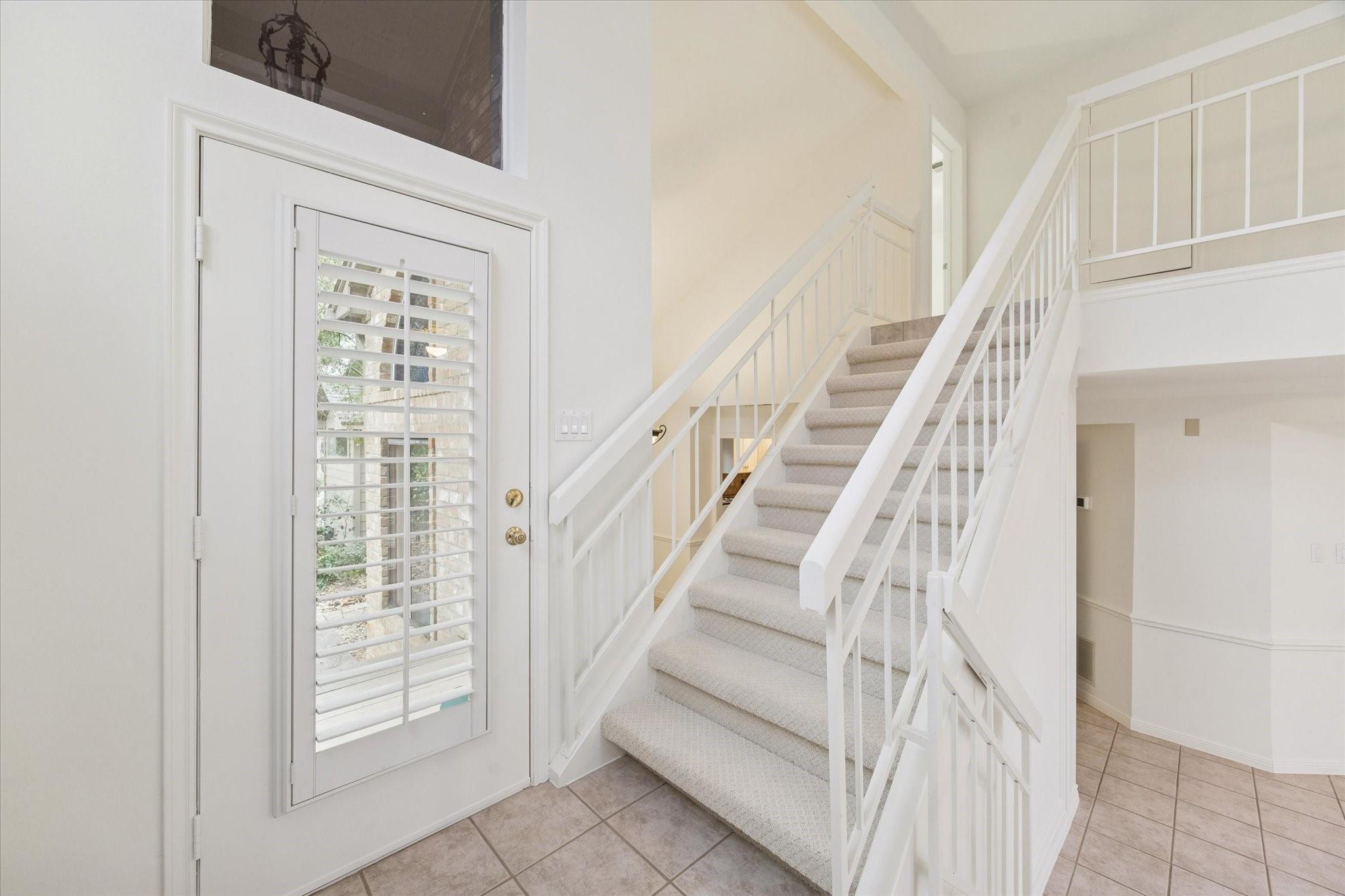 12 Lakeridge Drive